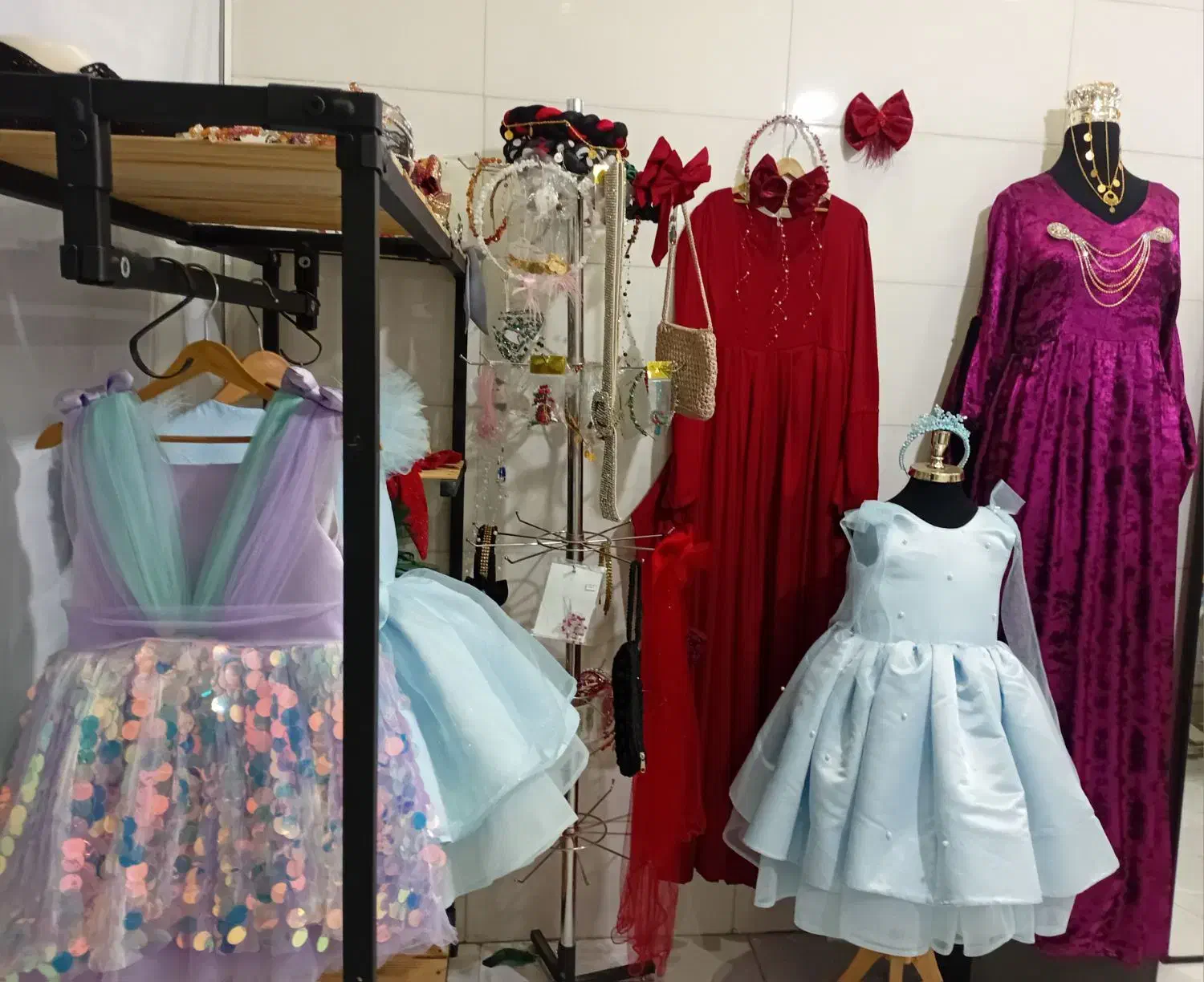 مزون لباس و اکسسوری|حراج|سنندج, |دیوار