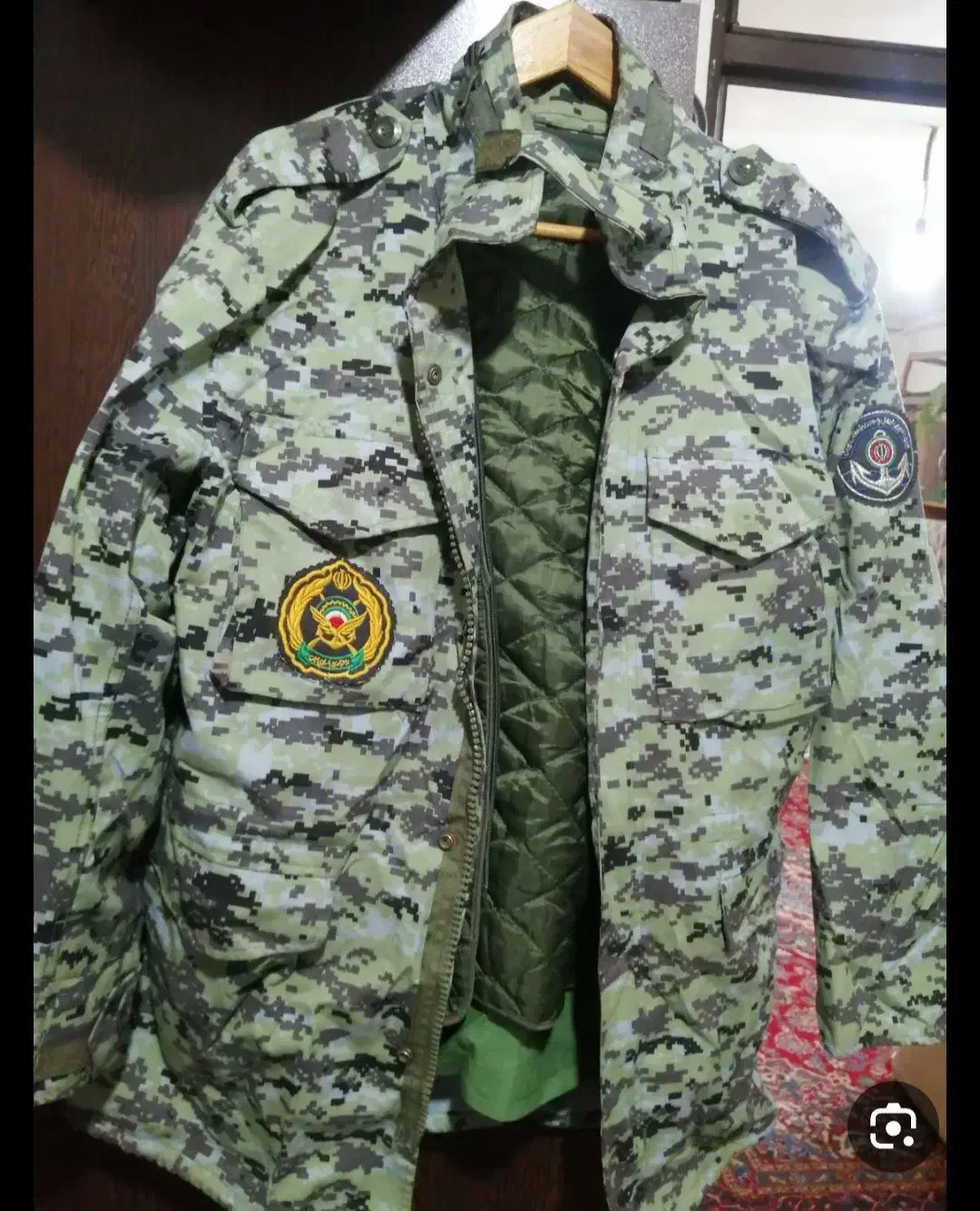 اورکت نظامی در بافت|لباس|بافت, |دیوار