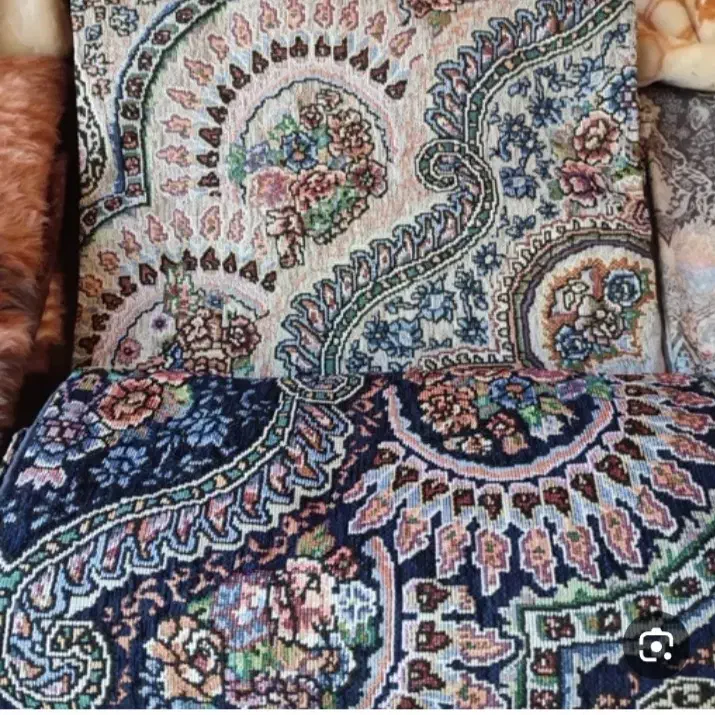 سلام۱عدد روفرشی نو موجود است.۹متری.۱،۳۰۰،۰۰ تومان|روفرشی|ورامین, ورامین|دیوار