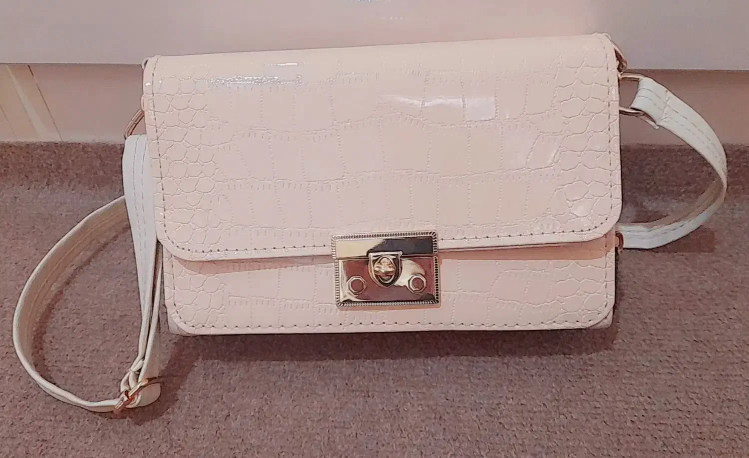 کیف کرمی نو|کیف، کفش، کمربند|اردبیل, |دیوار