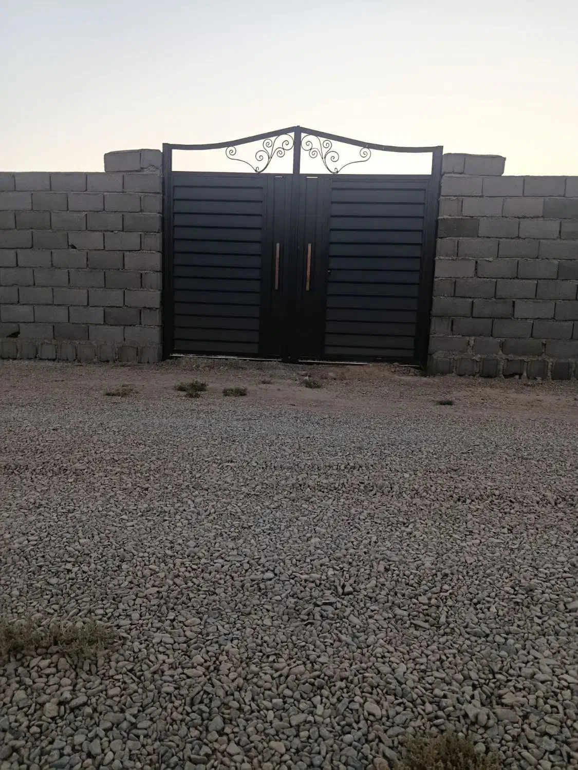 ویلاباغ ۴۰۰ متر حصارکشی شده|فروش خانه و ویلا|شبستر, |دیوار