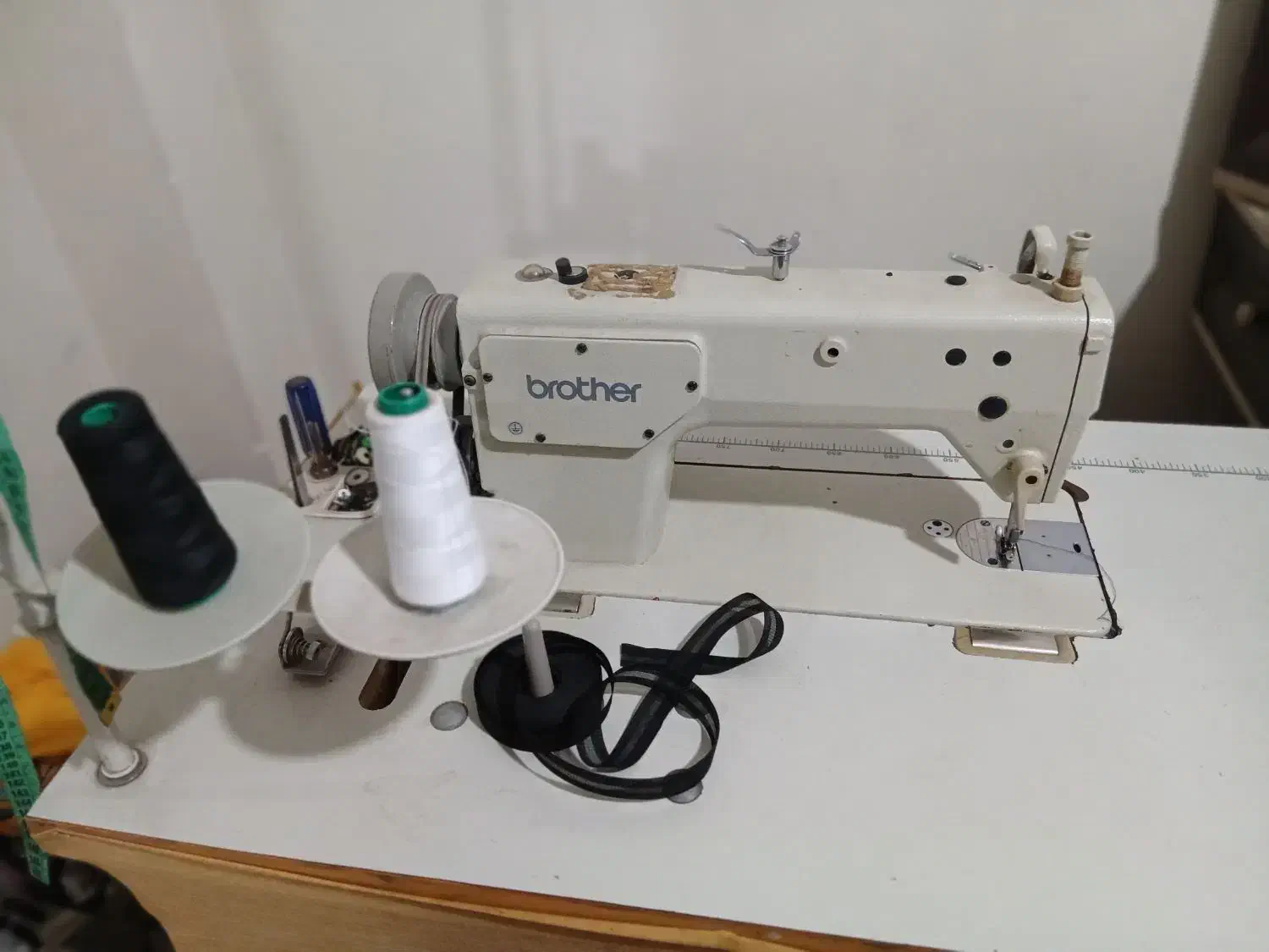 چرخ راسته دوز دینام بزرگ برادر.و چرخ سردوز پروانه|چرخ خیاطی و ریسندگی|مشهد, ثامن|دیوار