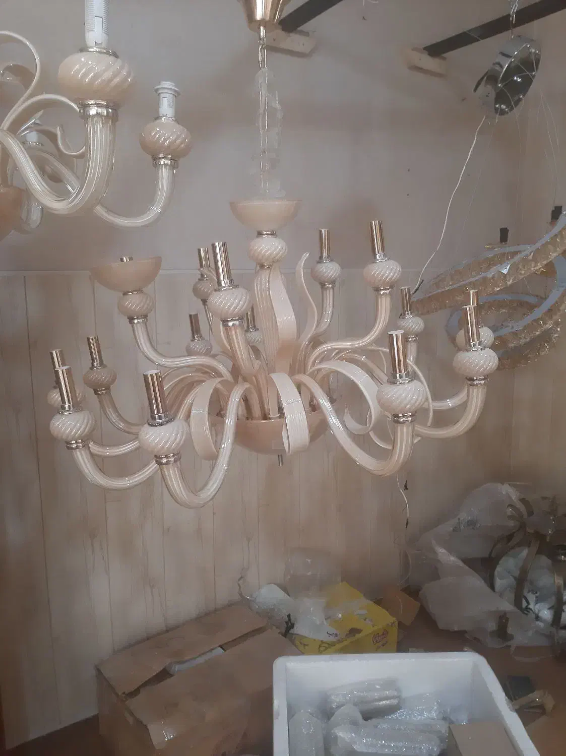 تولیدانواع لوسترمدرن وتعمیر انواع لوستر|خدمات پیشه و مهارت|اصفهان, مصلی|دیوار