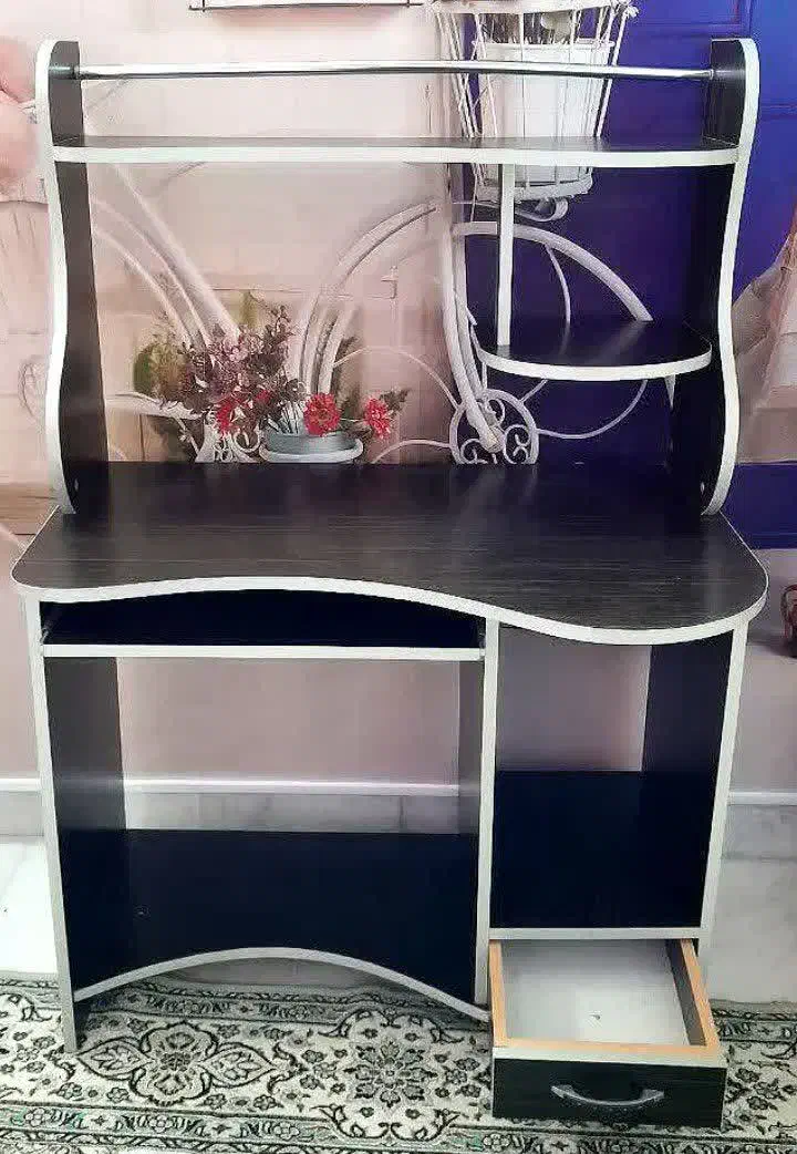 میز کامپیوتر/مطالعه|میز تحریر و کامپیوتر|اصفهان, خوراسگان|دیوار