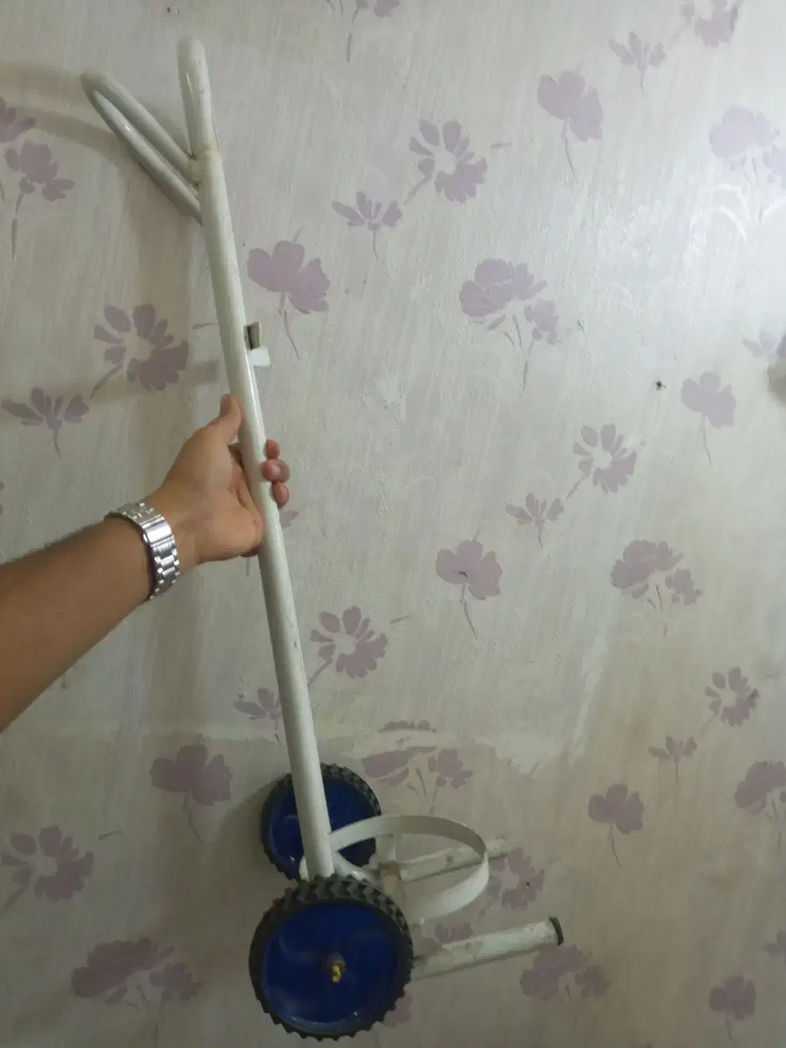 چرخ حمل کپسول اکسیژن|آرایشی، بهداشتی، درمانی|سنندج, |دیوار