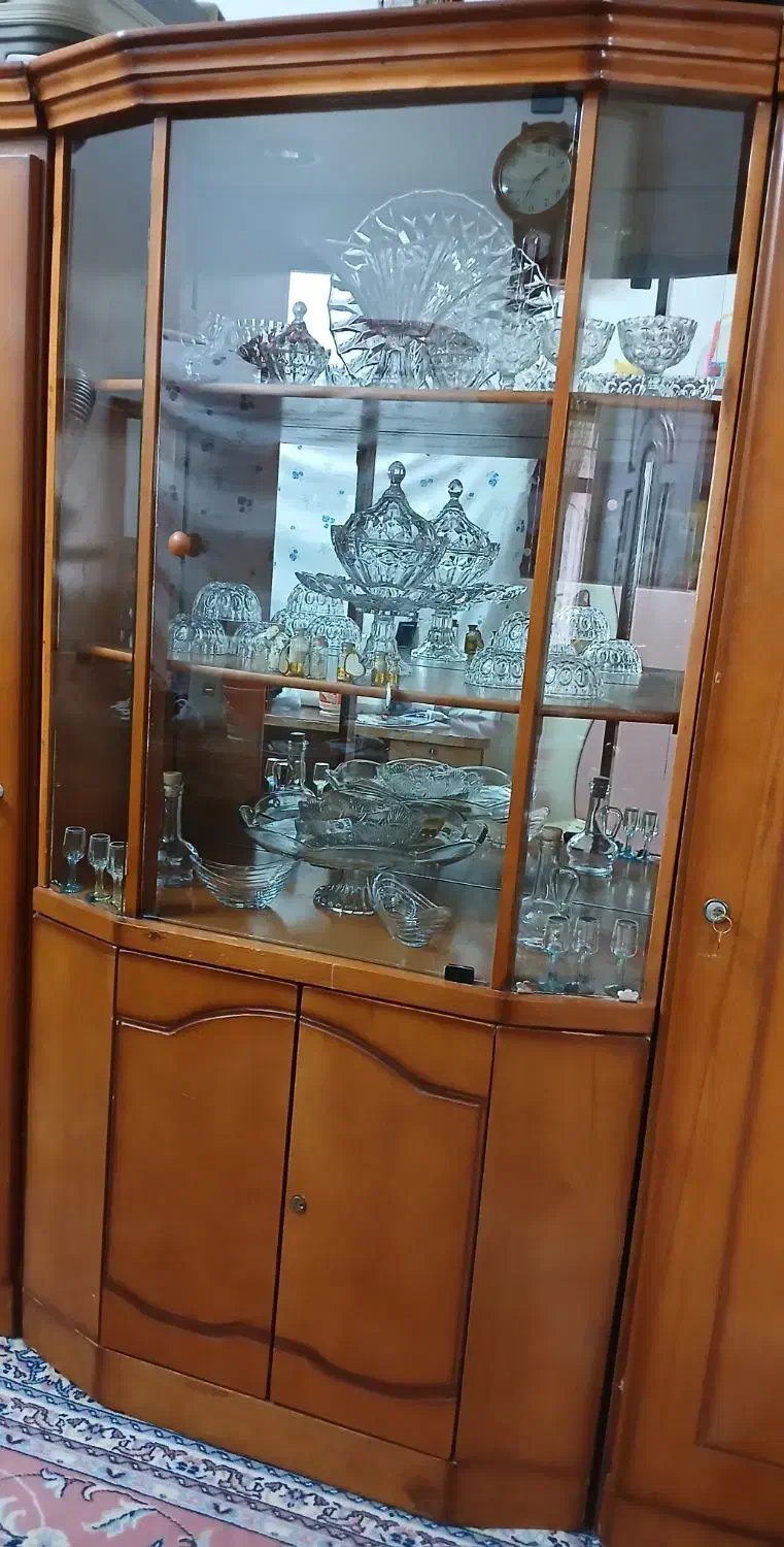 بوفه چوب گردو|بوفه، ویترین، کنسول|باغ حلی, |دیوار