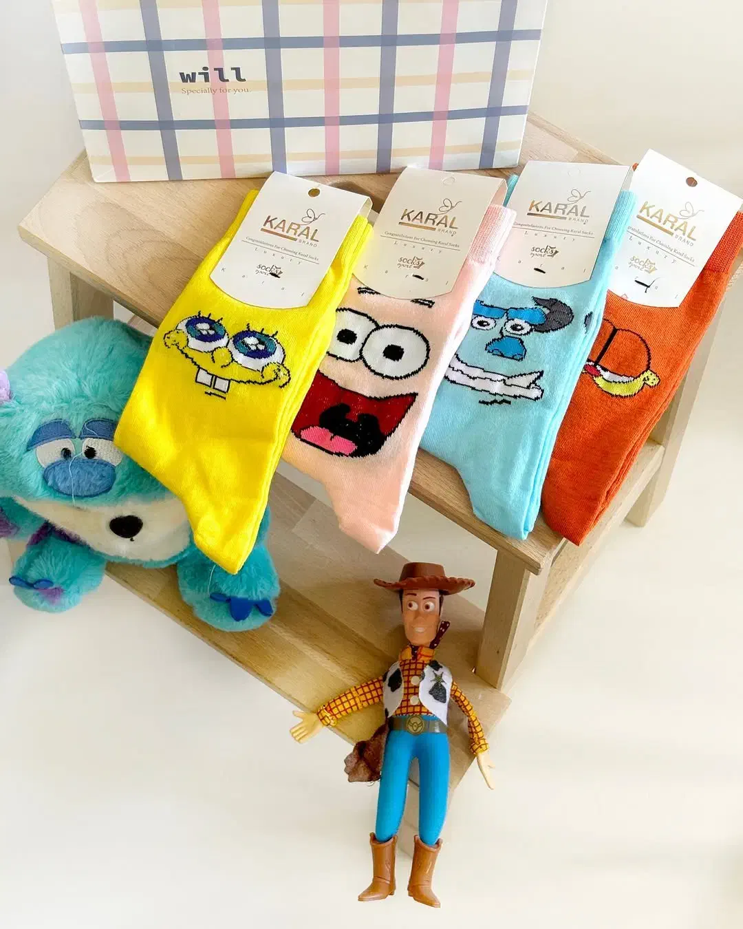 جوراب ساقدار انیمیشنی|لباس|رباطکریم, رباطکریم|دیوار