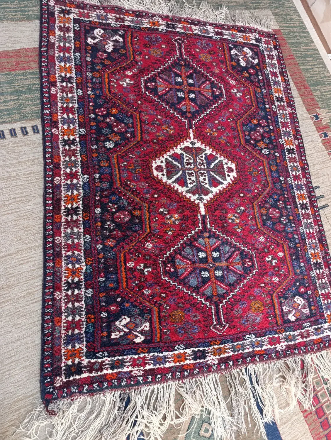 فرش دست بافت قدمت دار|فرش|شیراز, دشت چنار|دیوار