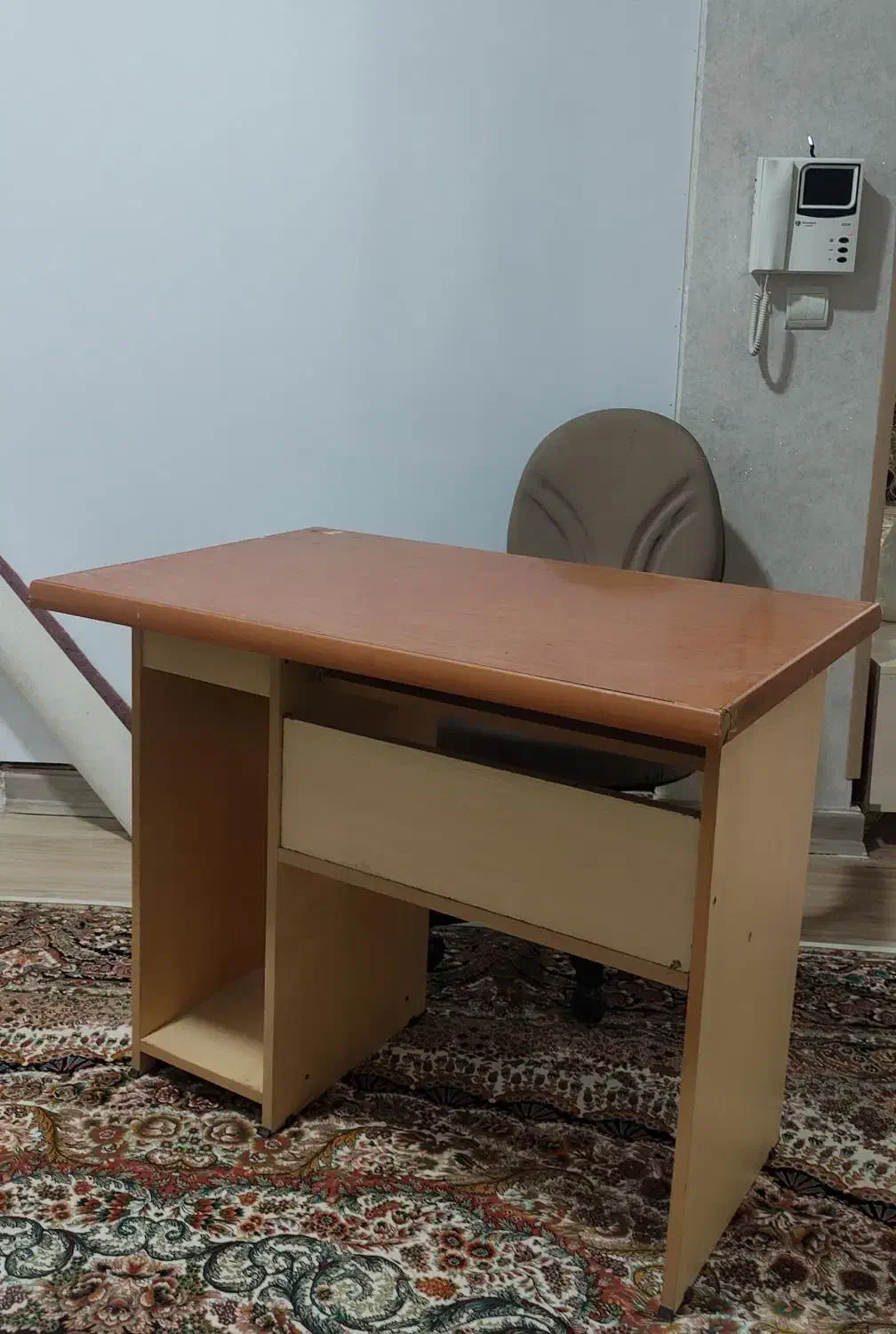 میز و صندلی|صندلی و نیمکت|آبدانان, |دیوار