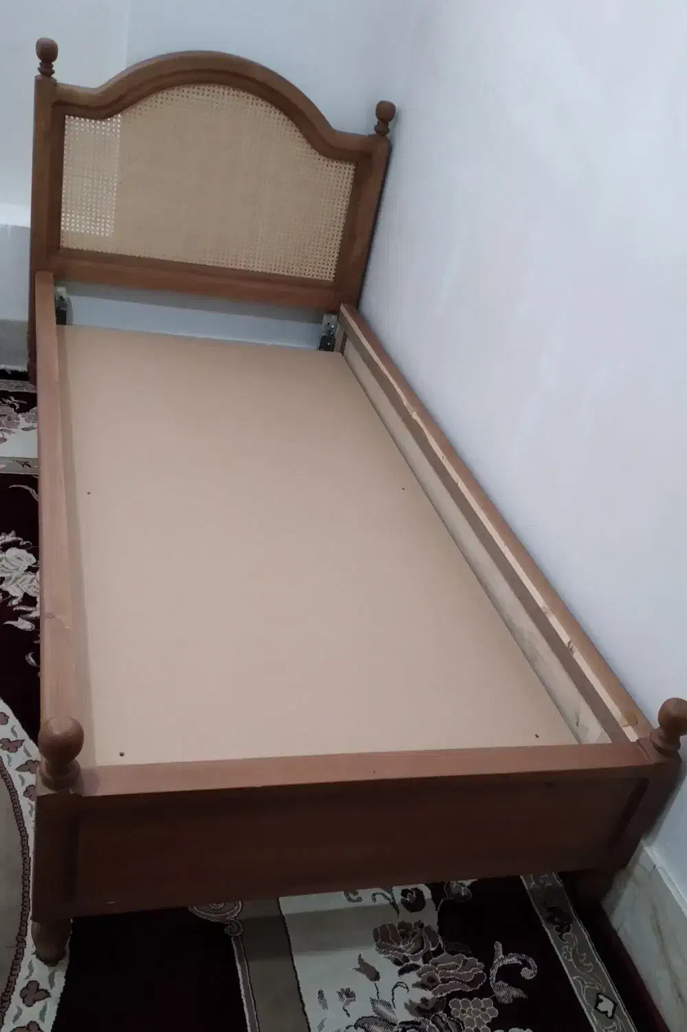 تخت یکنفره|تخت و سرویس خواب|قائن, |دیوار