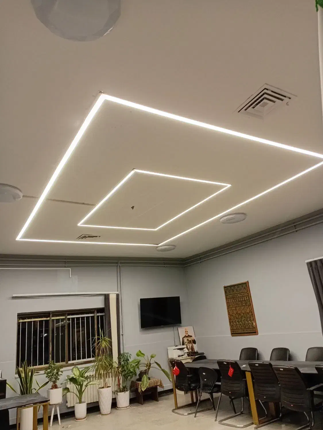 برقکار لاین نوری لوستر نور.سیم کشی دوربین مداربسته|خدمات پیشه و مهارت|قزوین, |دیوار