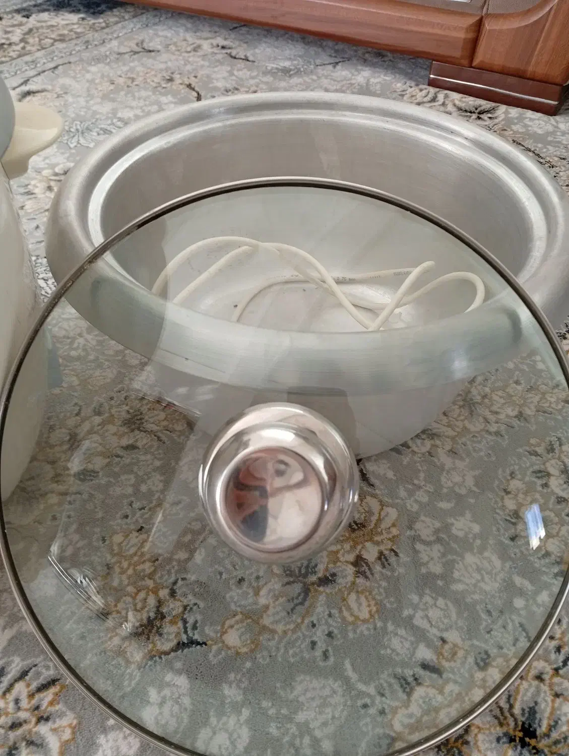 قابلمه برقی|ظروف پخت‌وپز|قروه, |دیوار