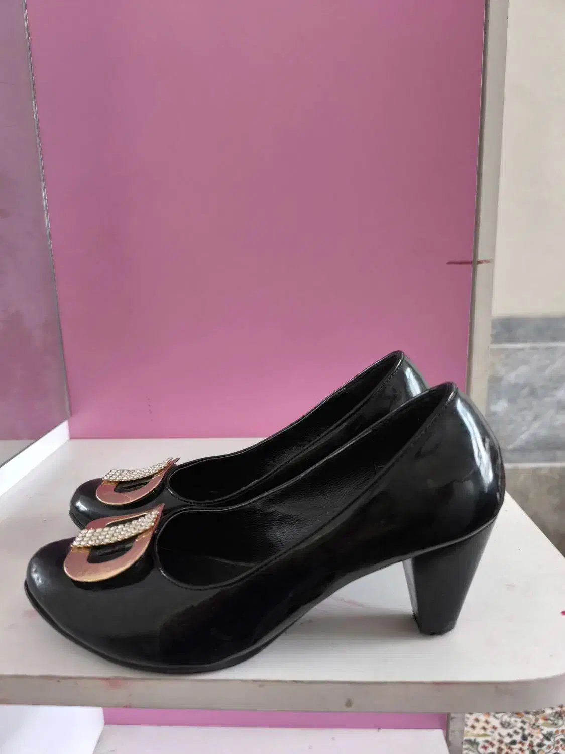 کیف و کفش ورنی|کیف، کفش، کمربند|نجفآباد, منتظری جنوبی|دیوار