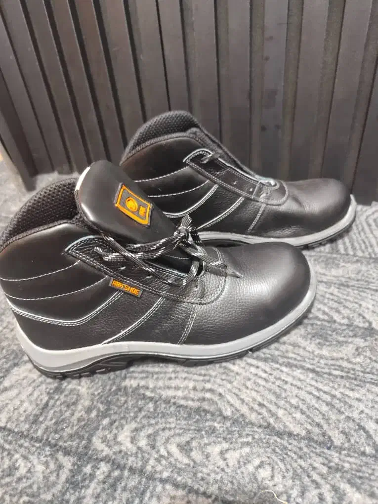 پوتین کار نو|کیف، کفش، کمربند|رشت, بلوار گیلان|دیوار