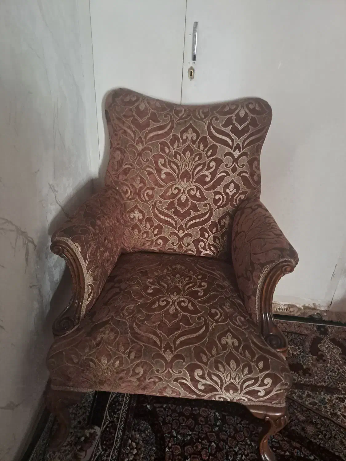 مبل ۶ نفره کلاسیک بدون ایراد کاملا سالم|مبلمان خانگی و میز عسلی|تهران, قصر فیروزه ۱|دیوار