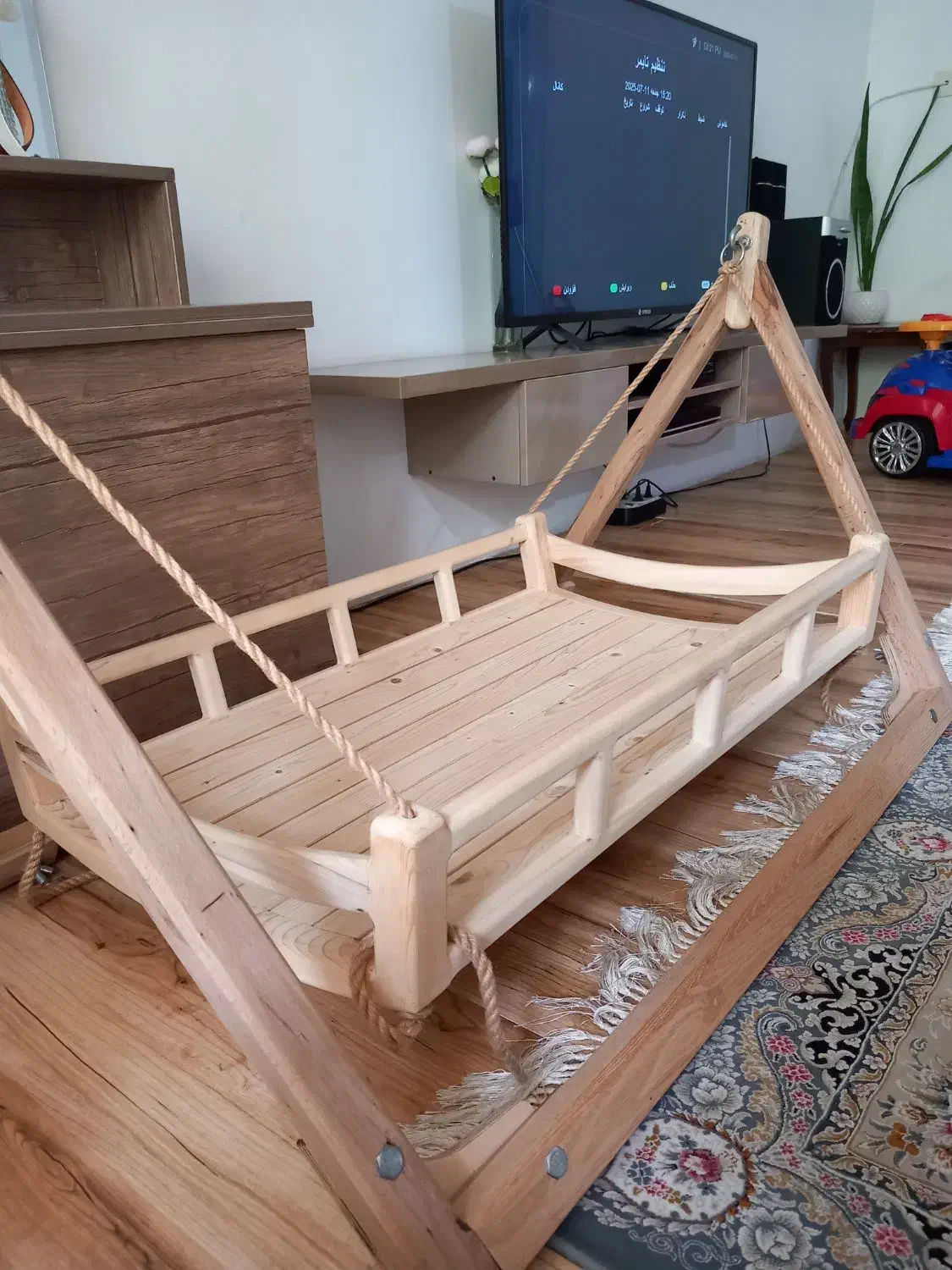 گهواره. تمام چوب|تخت و سرویس خواب|گرگان, |دیوار