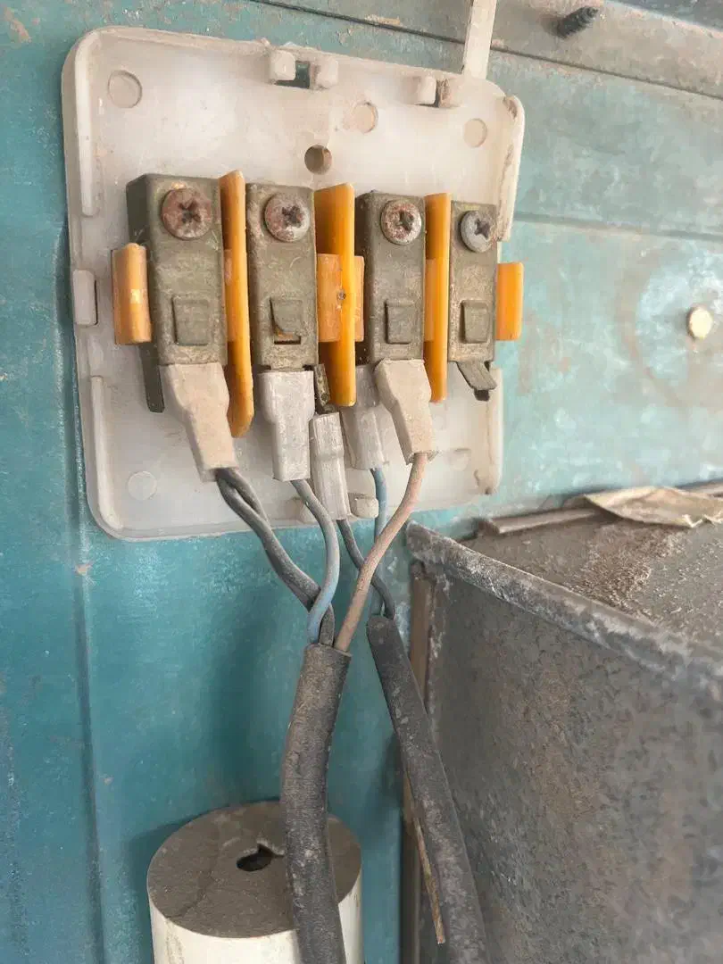 برقکارساختمان/برقکشی ساختمان/صنعتی/نصبوتعمیر کولر|خدمات پیشه و مهارت|کرمان, |دیوار