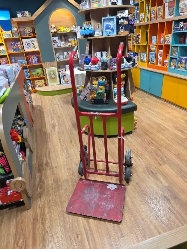 چرخ باربری دستی 6 چرخ سالم|فروشگاه و مغازه|تهران, فلسطین (میدان انقلاب)|دیوار