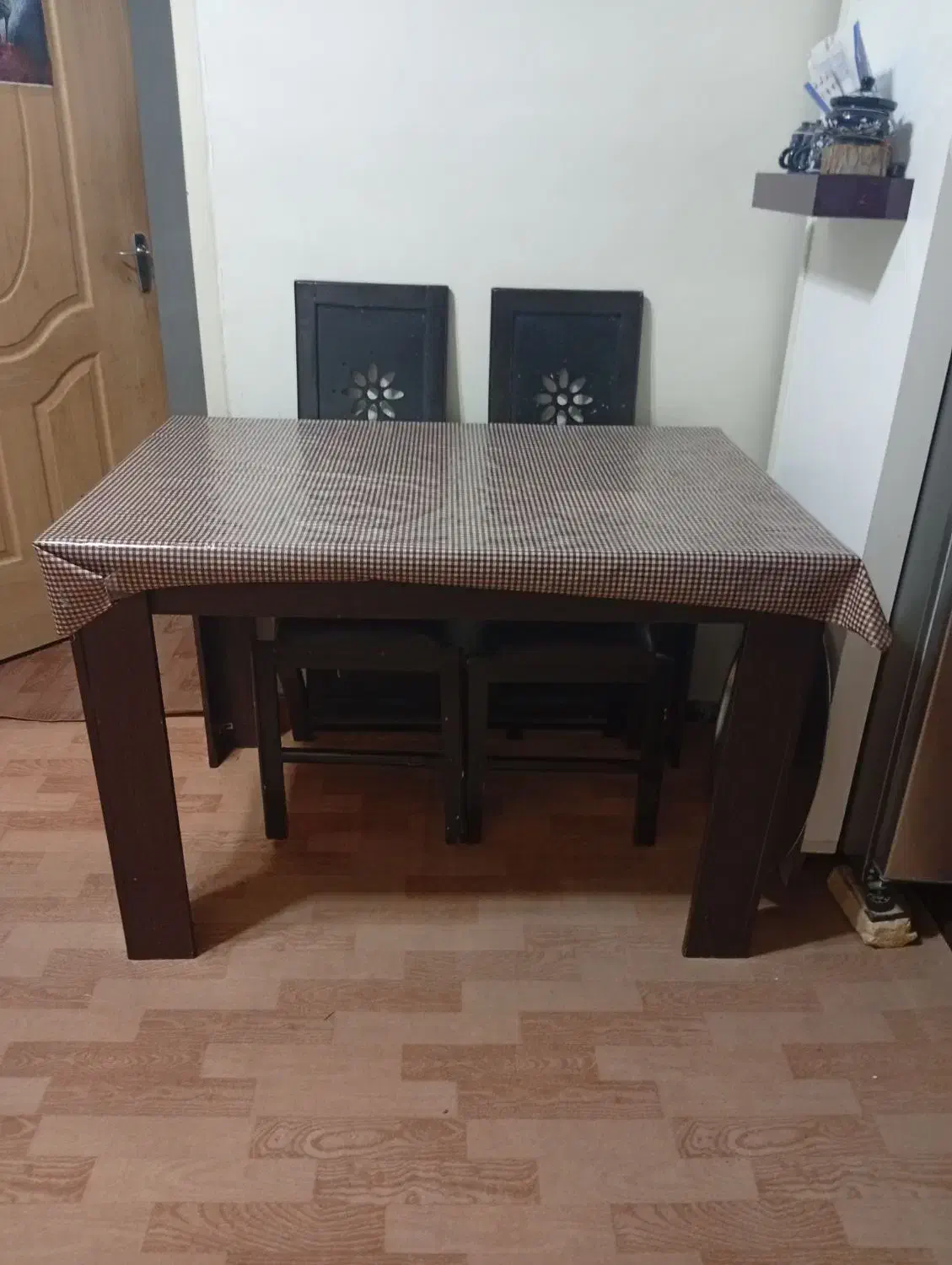 میز ناهار خوری|میز و صندلی غذاخوری|بروجن, |دیوار