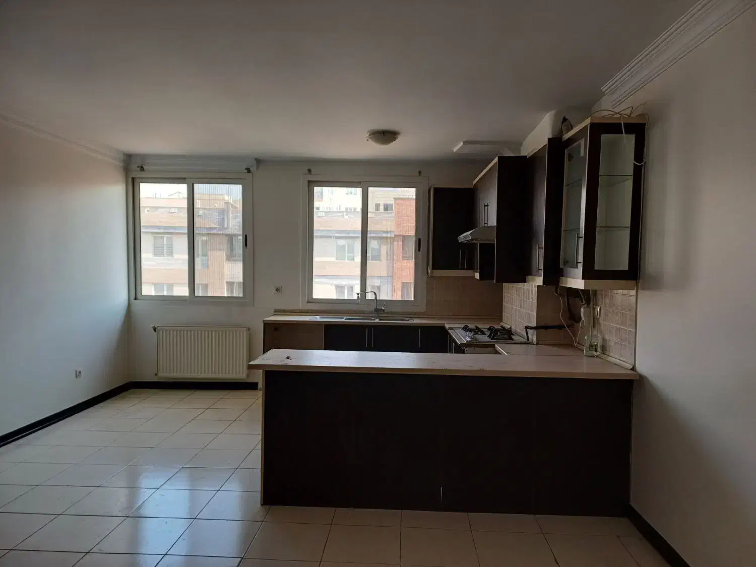 آپارتمان ۶۱ متری فول