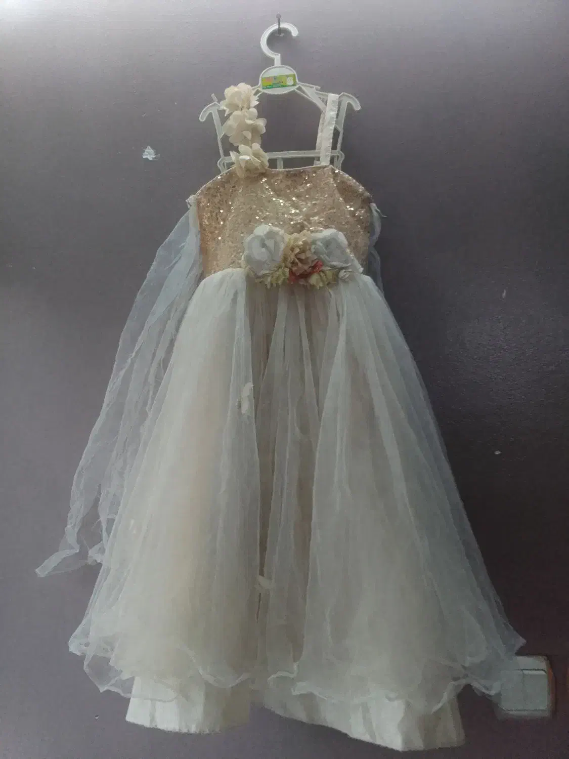 لباس دختر ونه زیبا|کفش و لباس بچه|اصفهان, شاهد|دیوار