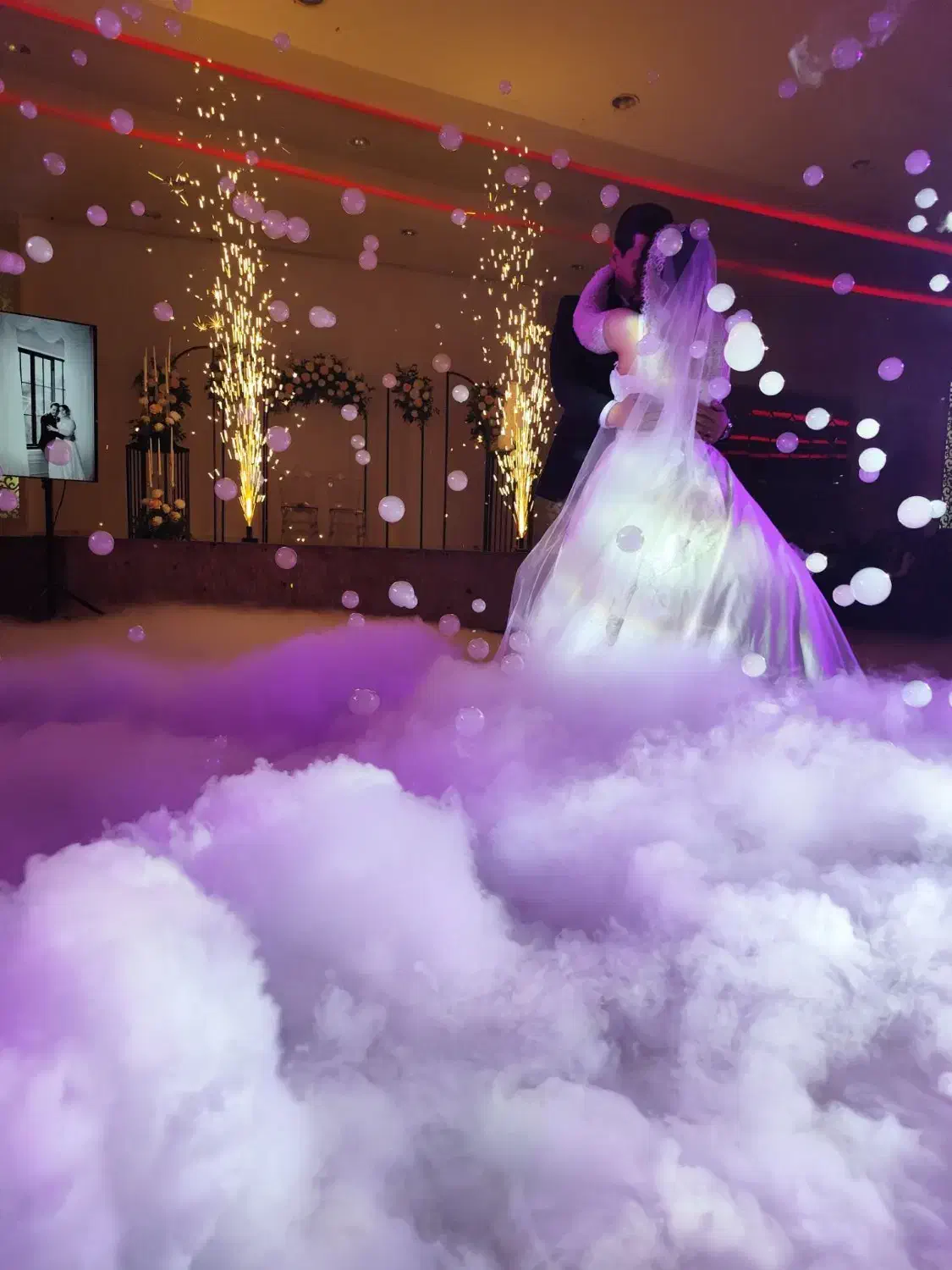 دی جی حرفه ای با سیستم صوت و نور|خدمات پذیرایی، مراسم|بیرجند, |دیوار