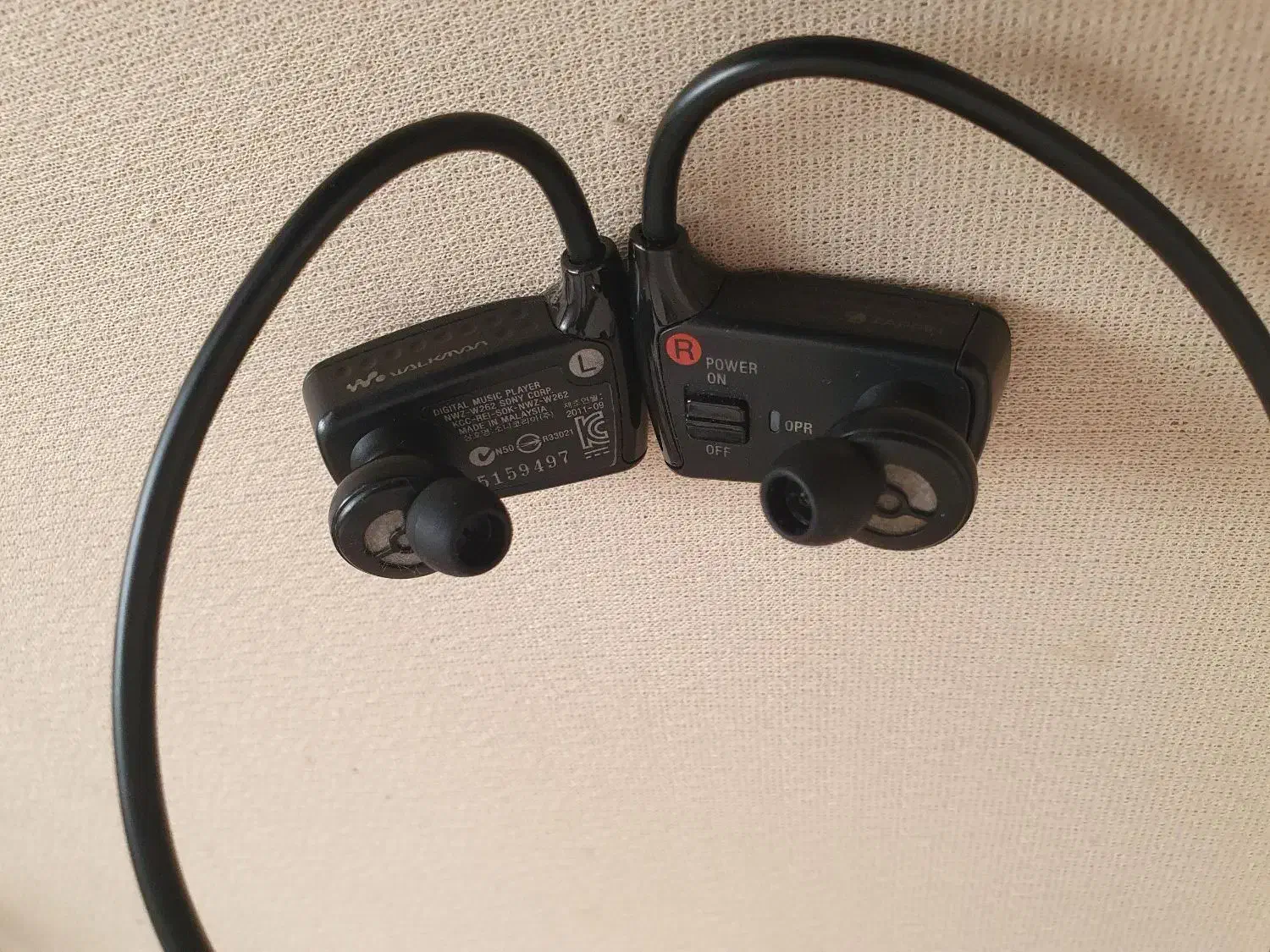 Sony - NWZ-W262هندزفری گردنی سونی|پخش‌کننده همراه|همدان, |دیوار