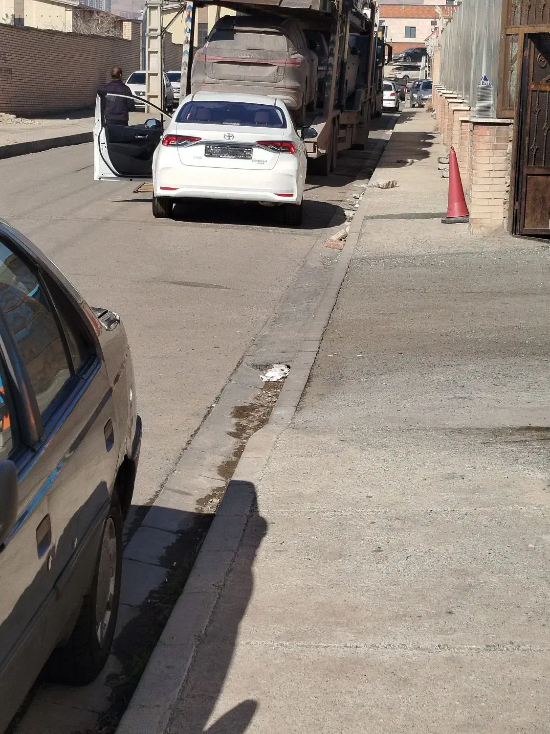 همه روزه به غیر از روزهای تعطیل تقویم|خدمات حمل و نقل|سبزوار, قصبه شرقی|دیوار