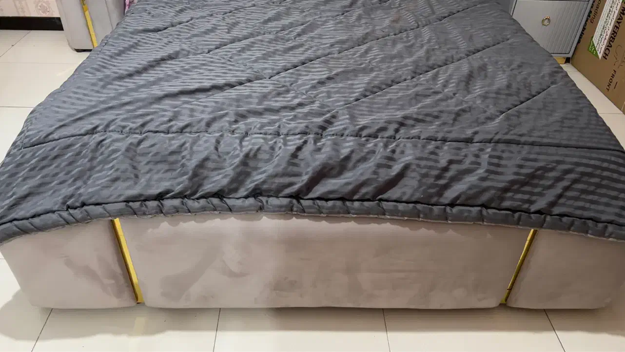 تخت دونفره و بسیار شیک|تخت و سرویس خواب|تهران, شهرک آزمایش|دیوار