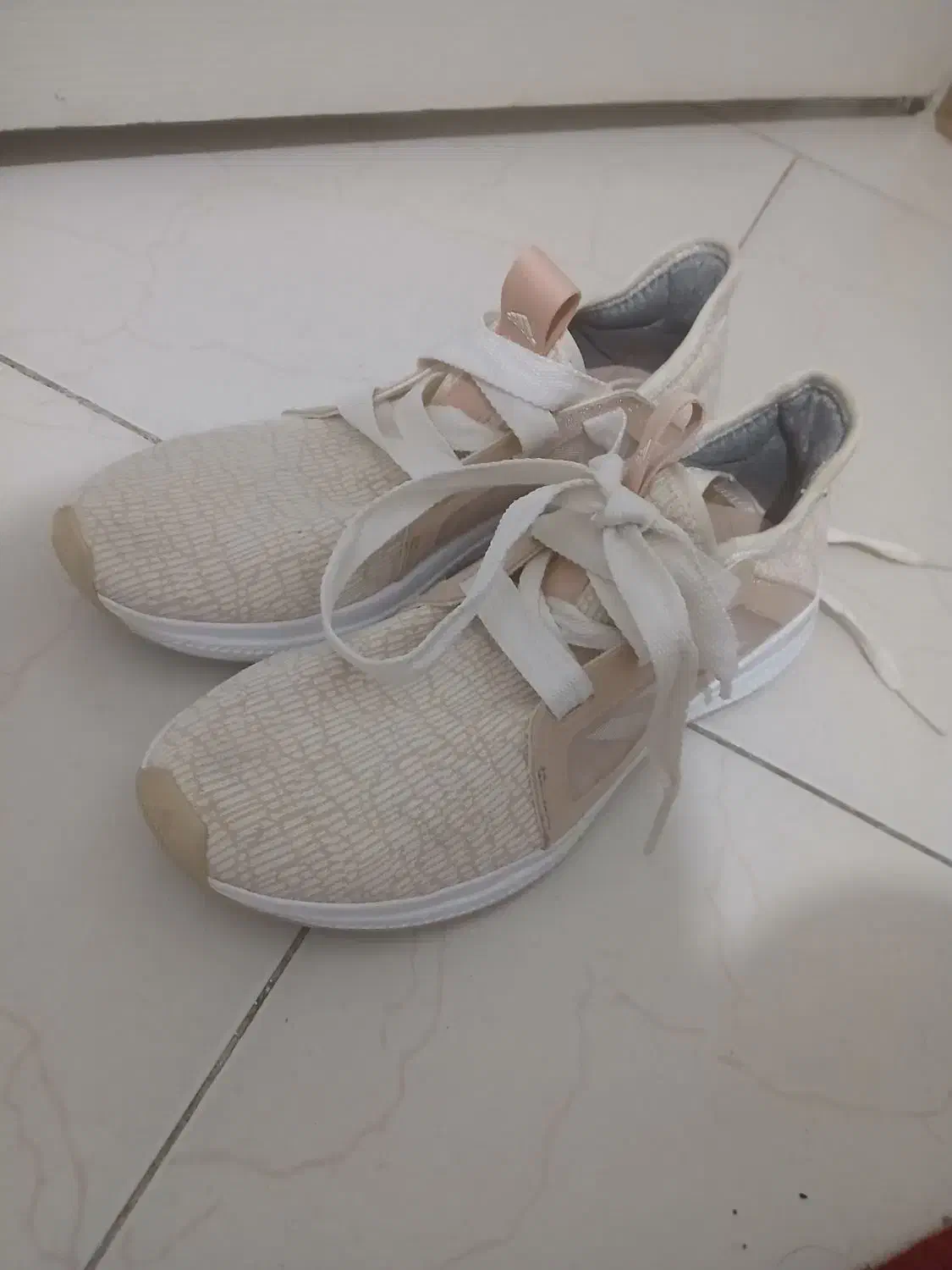 ۴ جفت کتونی سایز ۴۰|کیف، کفش، کمربند|کرج, حصارک بالا|دیوار