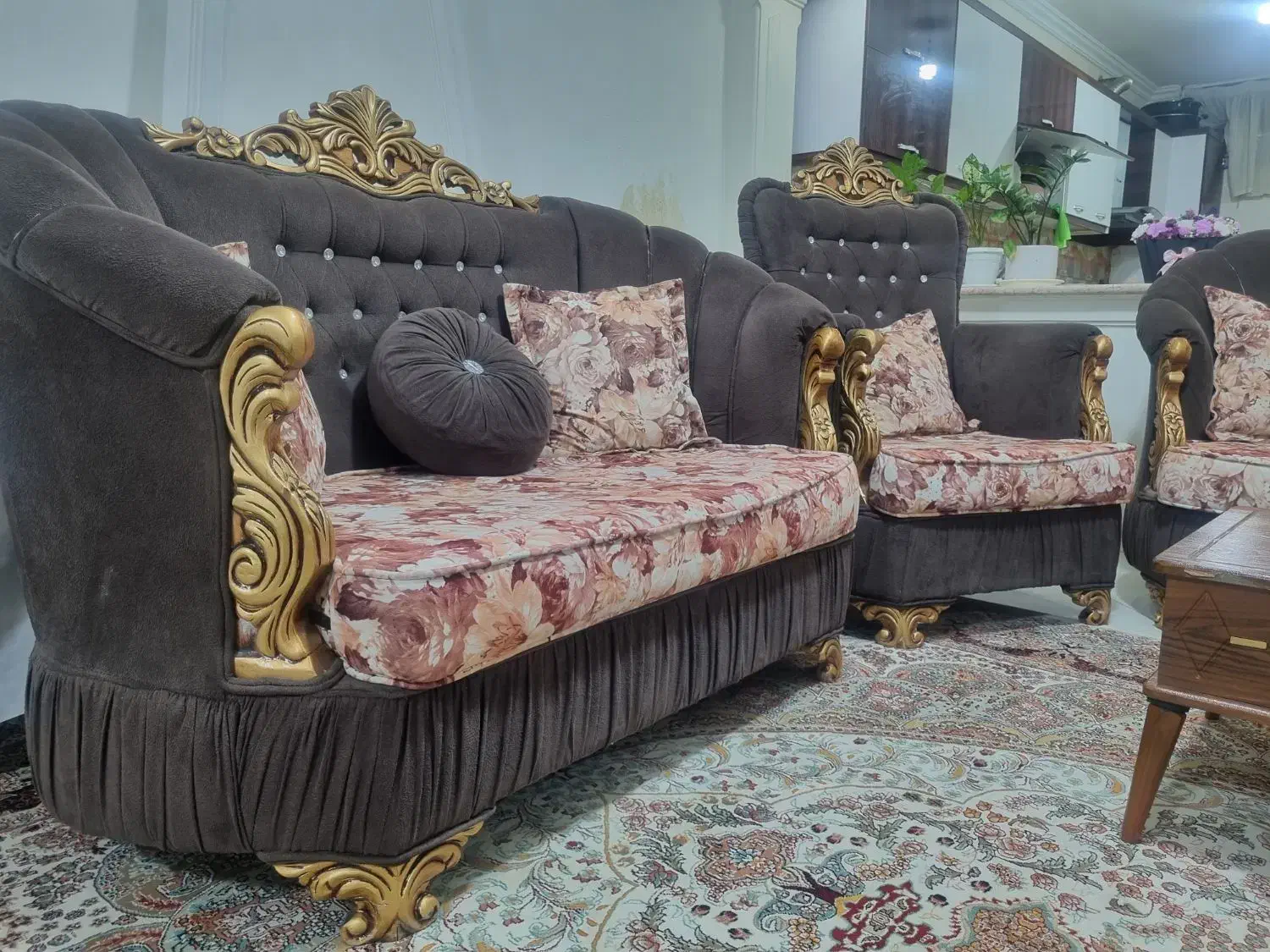 مبل کلاسیک|مبلمان خانگی و میز عسلی|مشهد, دانشجو|دیوار