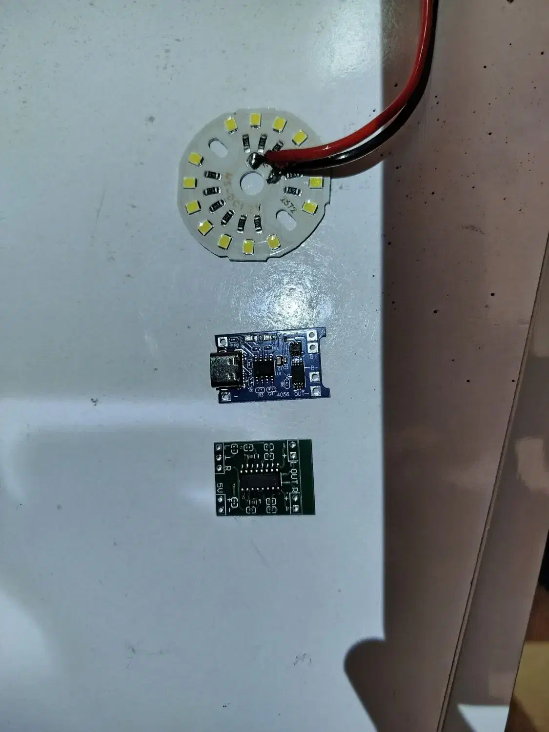 چیپ LED 12ولت و ماژول شارژ و امپری فایر|سیستم صوتی خانگی|بیرجند, |دیوار