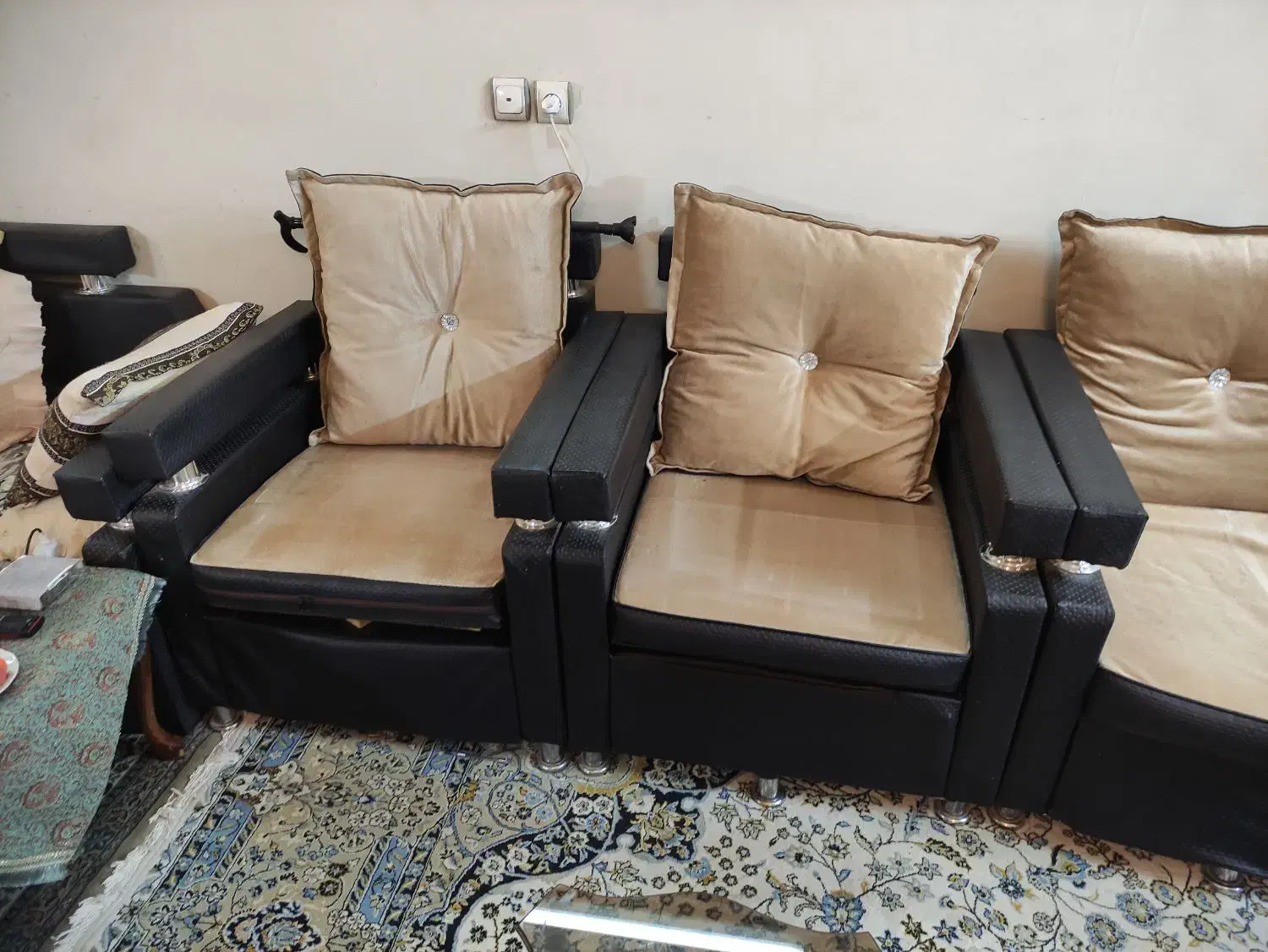 مبل راحتی L دست دوم ۹نفره|مبلمان خانگی و میز عسلی|اصفهان, عطار نیشابوری|دیوار