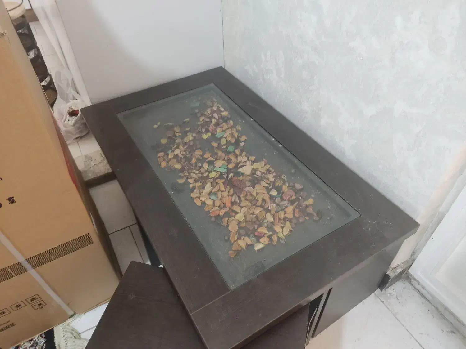 مبلمان راحتی بهمراه میز وسط و عسلی و یک عدد جاکفشی|مبلمان خانگی و میز عسلی|کرج, حاجی آباد|دیوار