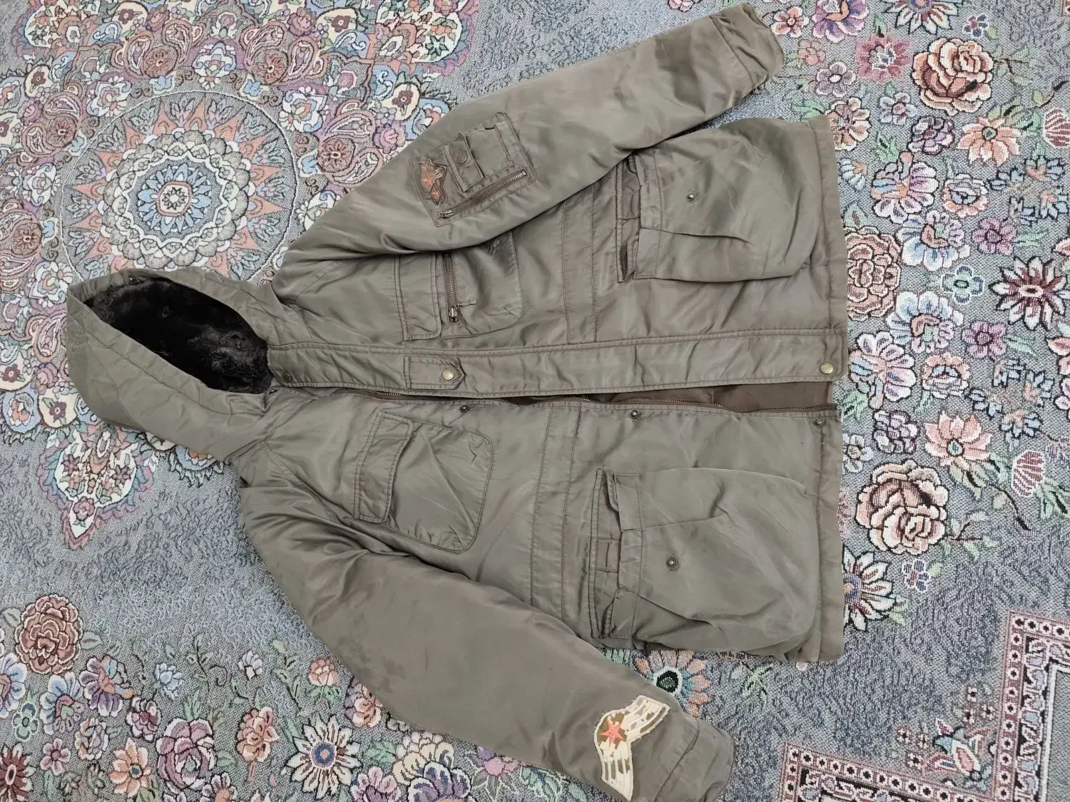 کاپشن پر basic house|لباس|مشهد, یاس|دیوار