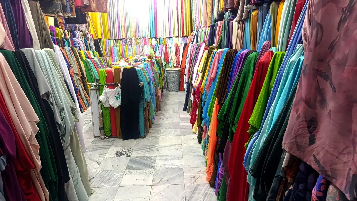 فروش مغازه پارچه فروشی خیابان قدس|فروش مغازه و غرفه|سراوان, |دیوار