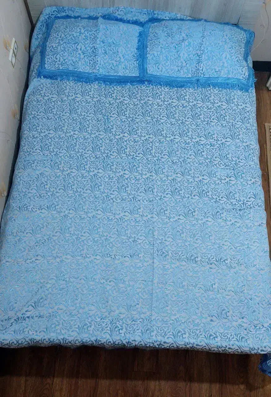 روتختی با یک جفت رو بالشتی|رختخواب، بالش، پتو|مشکیندشت, |دیوار