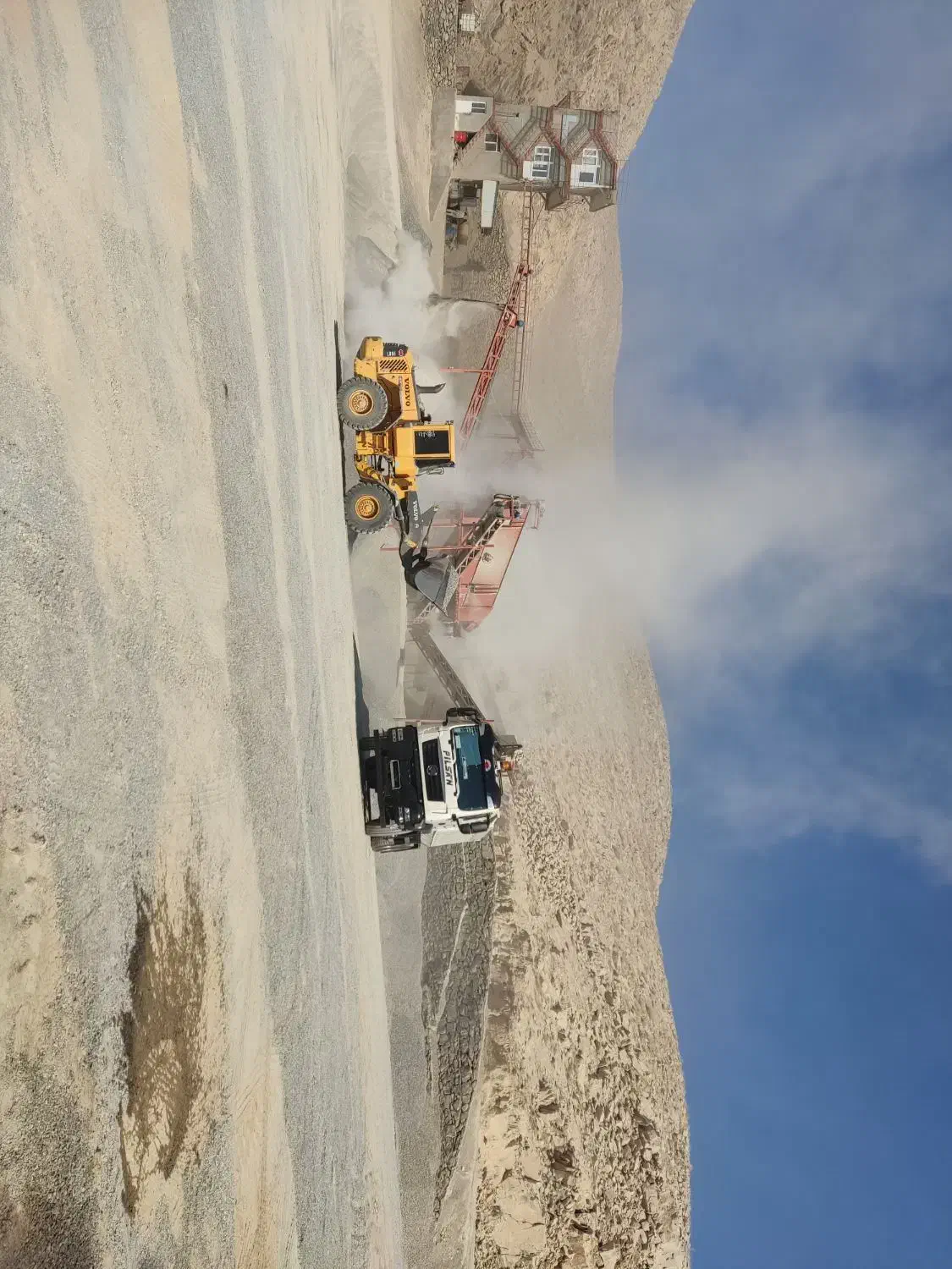 مصالح ساختمانی از معدن آقای میری و آقای داوری|مصالح و تجهیزات ساختمان|اراک, |دیوار