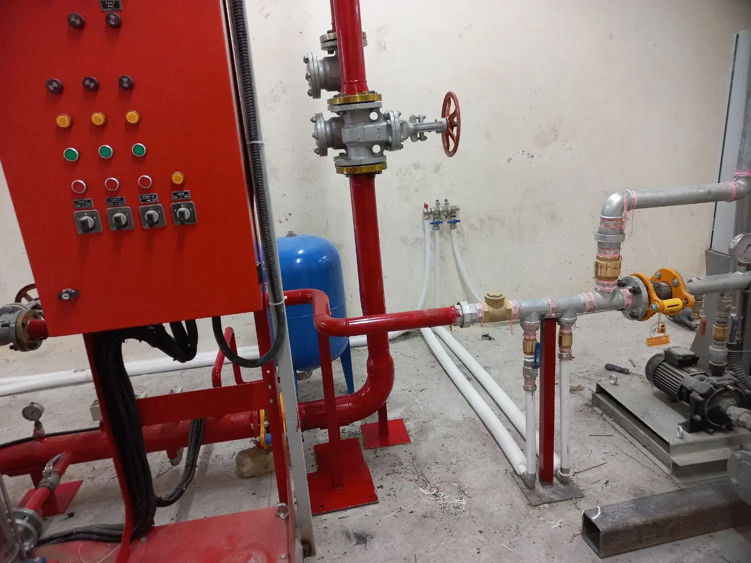 تاسیسات محمودی|خدمات پیشه و مهارت|فولادشهر, A1|دیوار