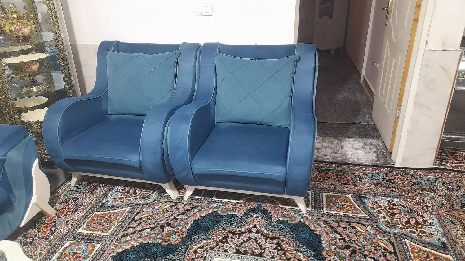 مبل ۷ نفره با میز عسلی سالم.|مبلمان خانگی و میز عسلی|ملایر, |دیوار