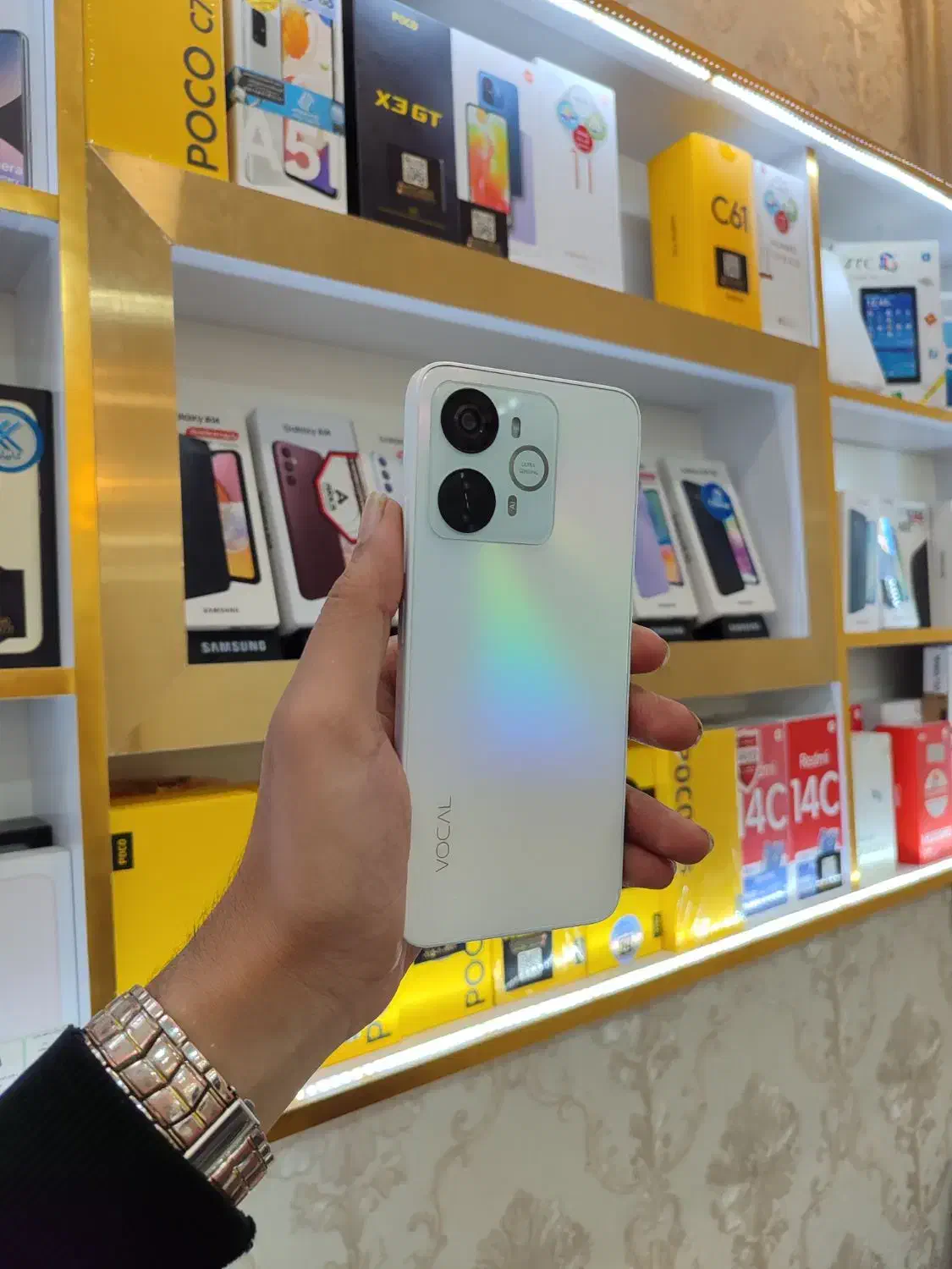 vocal v1 plus 128g ram 8(4+4)|موبایل|مشهد, سید رضی|دیوار