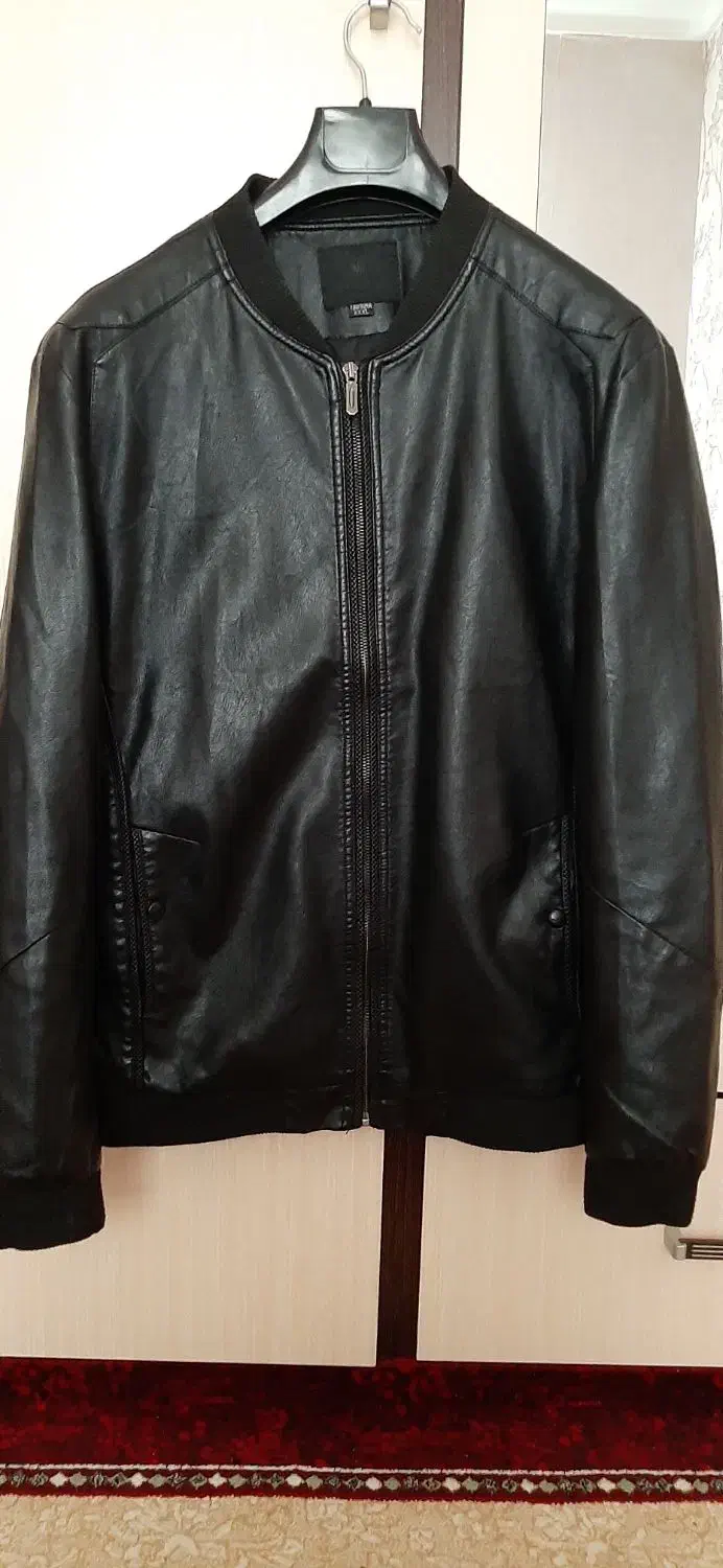 کت چرم|لباس|مشگین شهر, |دیوار