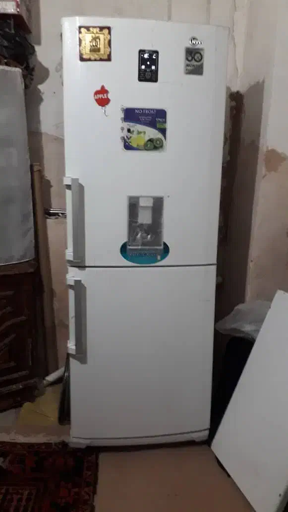 یخچال.میزتلویزیون.تلویزیون ۲۱اینج لباس شویی ۱۵/۵|ماشین لباسشویی و خشک‌کن لباس|برخوار, |دیوار