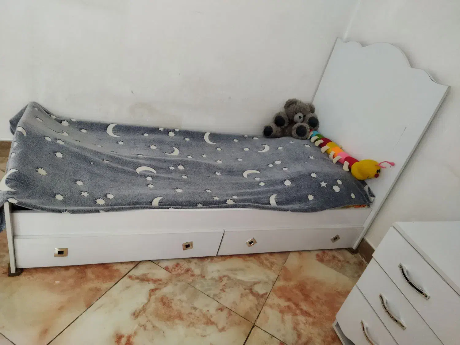 تخت نوزاد نوجوان|تخت و سرویس خواب|شیراز, شریفآباد|دیوار