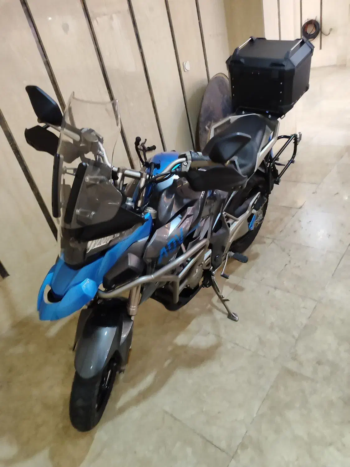 موتور ادونچر زونتس ۴۰۲|موتورسیکلت|اندیشه, اندیشه فاز ۲|دیوار