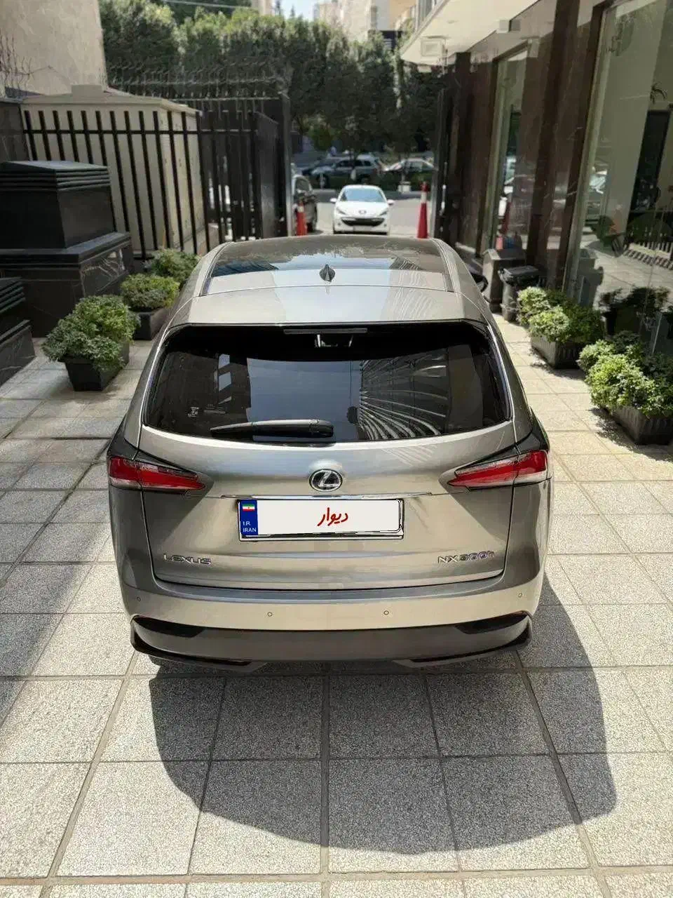 لکسوسNX300 لاکچری تیتانیوم2017 استثنایی(فروش فوری)|خودرو سواری و وانت|تهران, جردن|دیوار