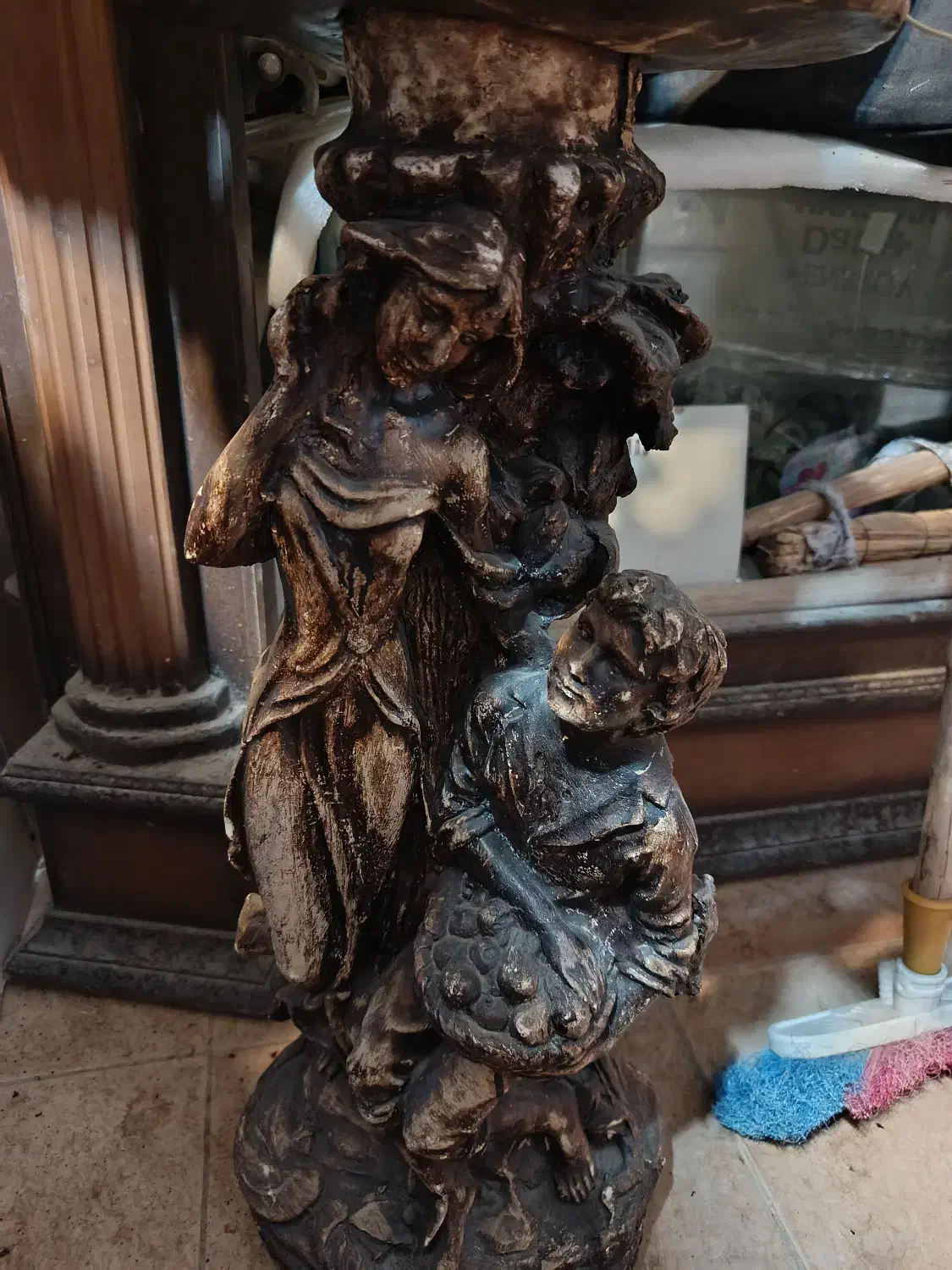 ۲۰۰۰۰۰|مجسمه، تندیس، ماکت|فرخ‌شهر, |دیوار