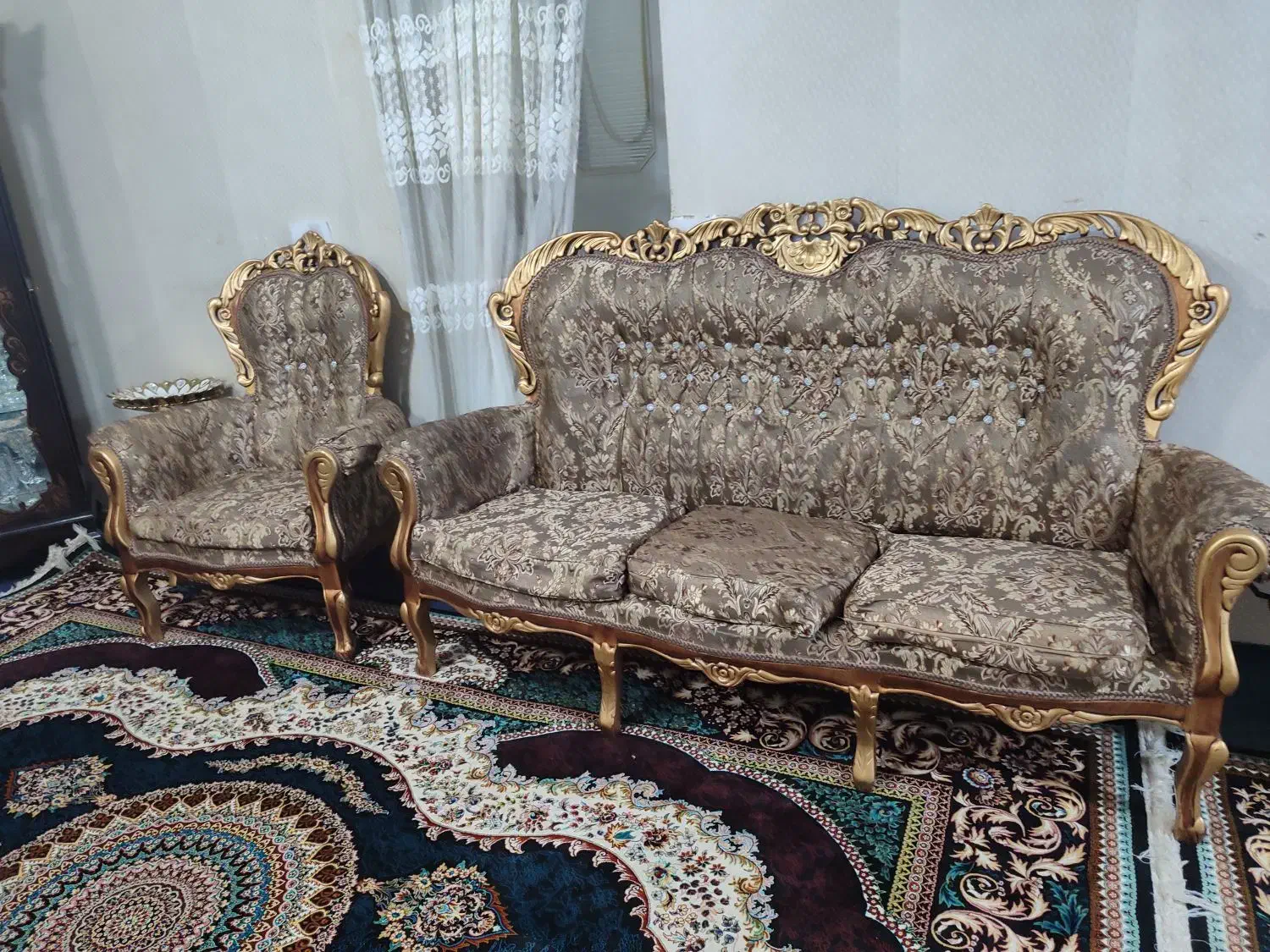 مبل ۹نفره سلطنتی به همراه میز عسلی|مبلمان خانگی و میز عسلی|اراک, |دیوار