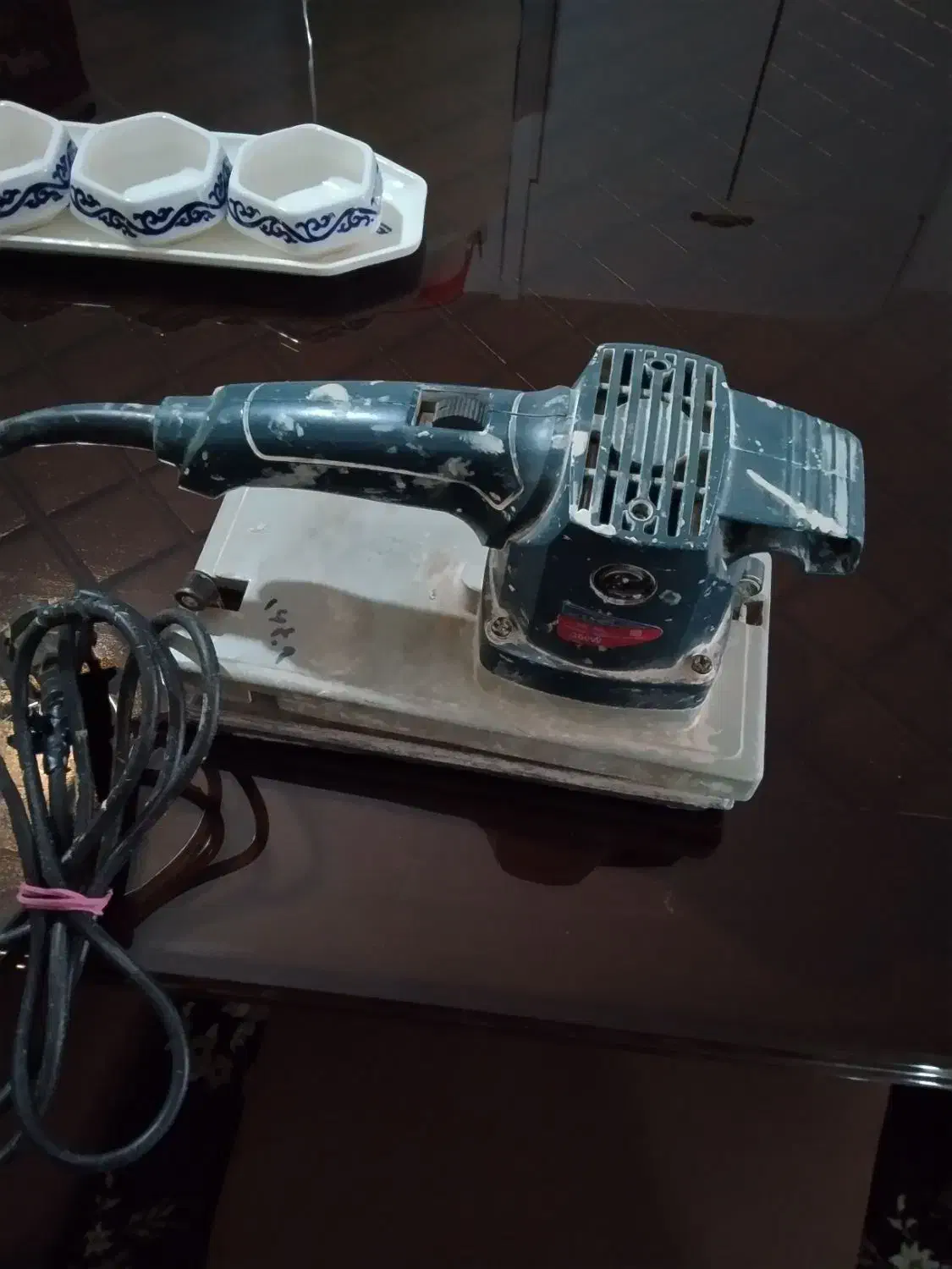 لرزون|ابزارآلات|مشهد, کشف|دیوار