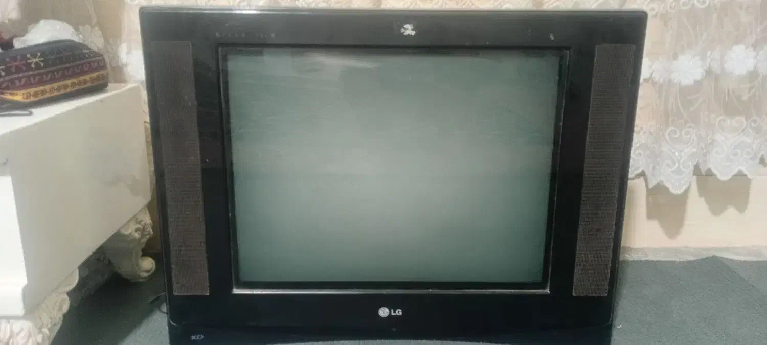 تلوزیون|تلویزیون و پروژکتور|نیشابور, گنبد سبز|دیوار